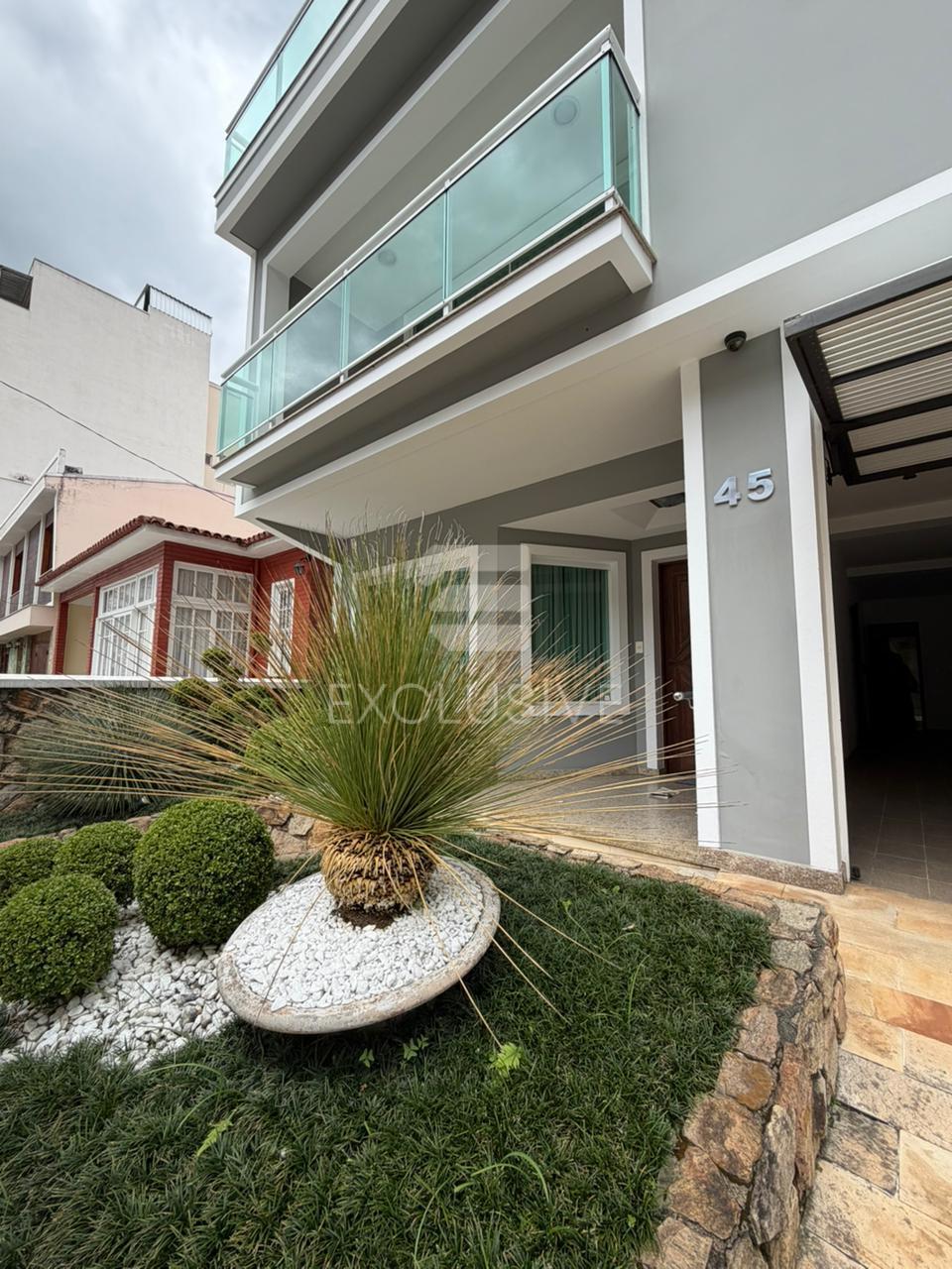 EXCELENTE CASA PARA LOCA&Ccedil;&Atilde;O RESIDENCIAL E COMERCIAL - CENTRO - NOVA FRIBURGO  Nova Friburgo - 