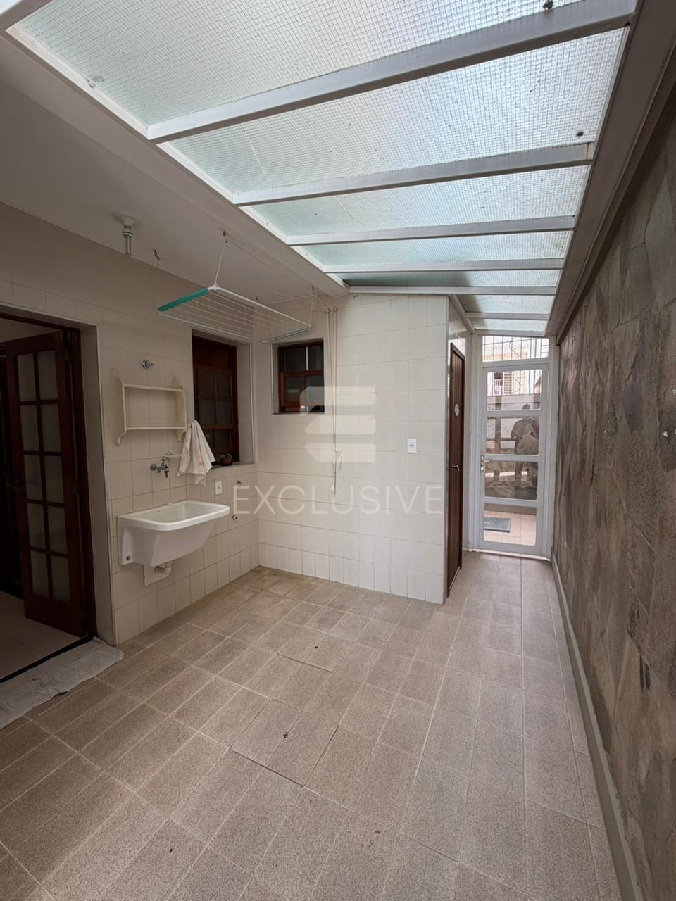 EXCELENTE CASA PARA LOCA&Ccedil;&Atilde;O RESIDENCIAL E COMERCIAL - CENTRO - NOVA FRIBURGO  Nova Friburgo - 