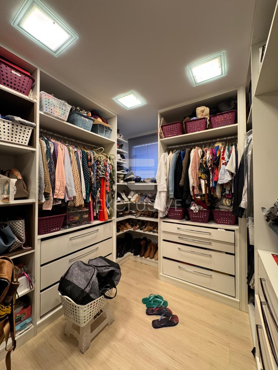 Casa com 3 dormit&oacute;rios &agrave; venda, 237 m&sup2; por R$ 1.700.000,00 - C&ocirc;nego - Nova Friburgo/RJ  Nova Friburgo - 