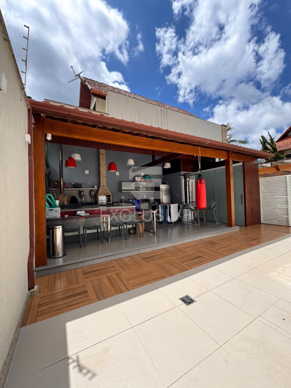 Casa com 3 dormit&oacute;rios &agrave; venda, 237 m&sup2; por R$ 1.700.000,00 - C&ocirc;nego - Nova Friburgo/RJ  Nova Friburgo - 