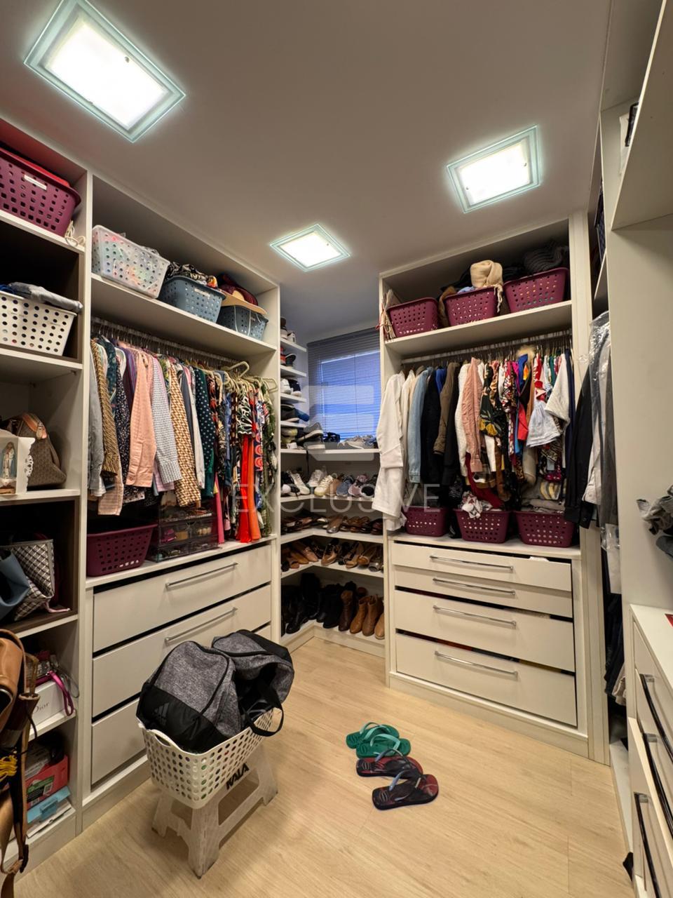 Casa com 3 dormit&oacute;rios &agrave; venda, 237 m&sup2; por R$ 1.700.000,00 - C&ocirc;nego - Nova Friburgo/RJ  Nova Friburgo - 