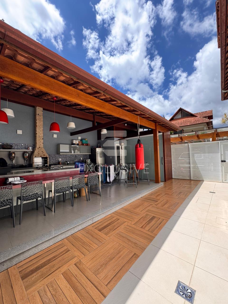 Casa com 3 dormit&oacute;rios &agrave; venda, 237 m&sup2; por R$ 1.700.000,00 - C&ocirc;nego - Nova Friburgo/RJ  Nova Friburgo - 