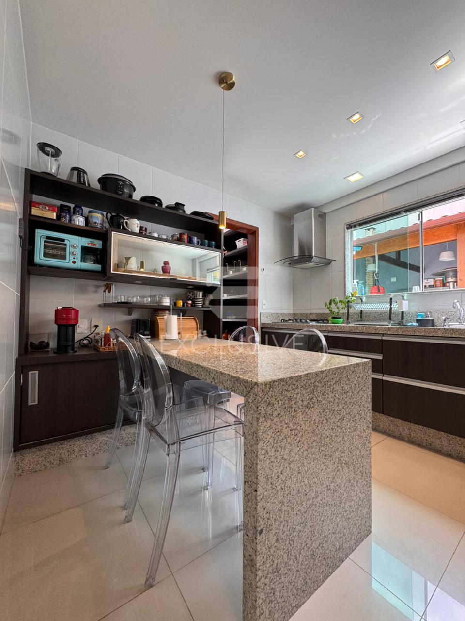 Casa com 3 dormit&oacute;rios &agrave; venda, 237 m&sup2; por R$ 1.700.000,00 - C&ocirc;nego - Nova Friburgo/RJ  Nova Friburgo - 