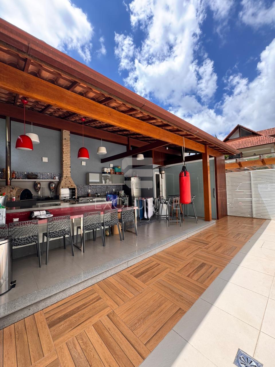 Casa com 3 dormit&oacute;rios &agrave; venda, 237 m&sup2; por R$ 1.700.000,00 - C&ocirc;nego - Nova Friburgo/RJ  Nova Friburgo - 