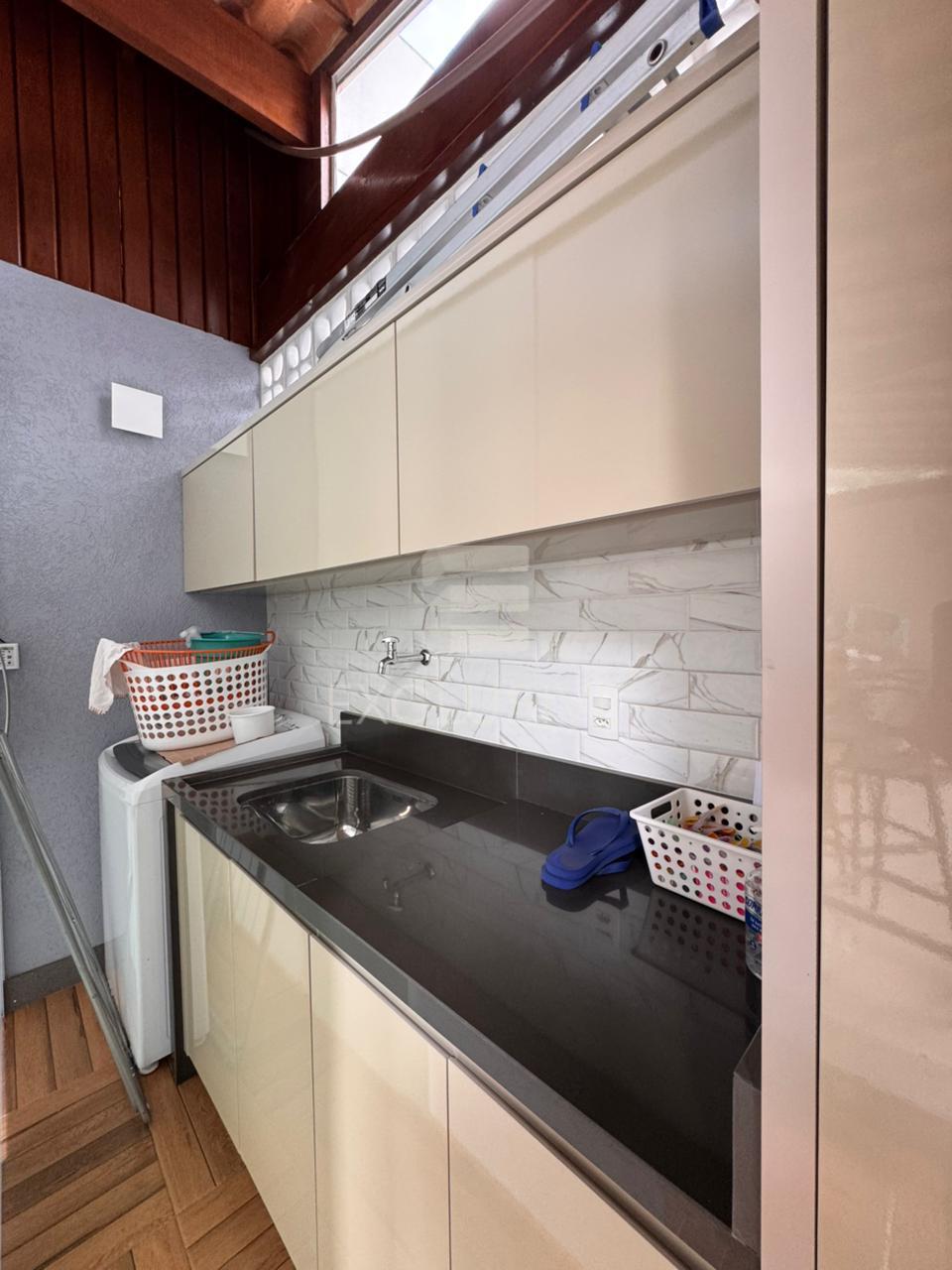 Casa com 3 dormit&oacute;rios &agrave; venda, 237 m&sup2; por R$ 1.700.000,00 - C&ocirc;nego - Nova Friburgo/RJ  Nova Friburgo - 