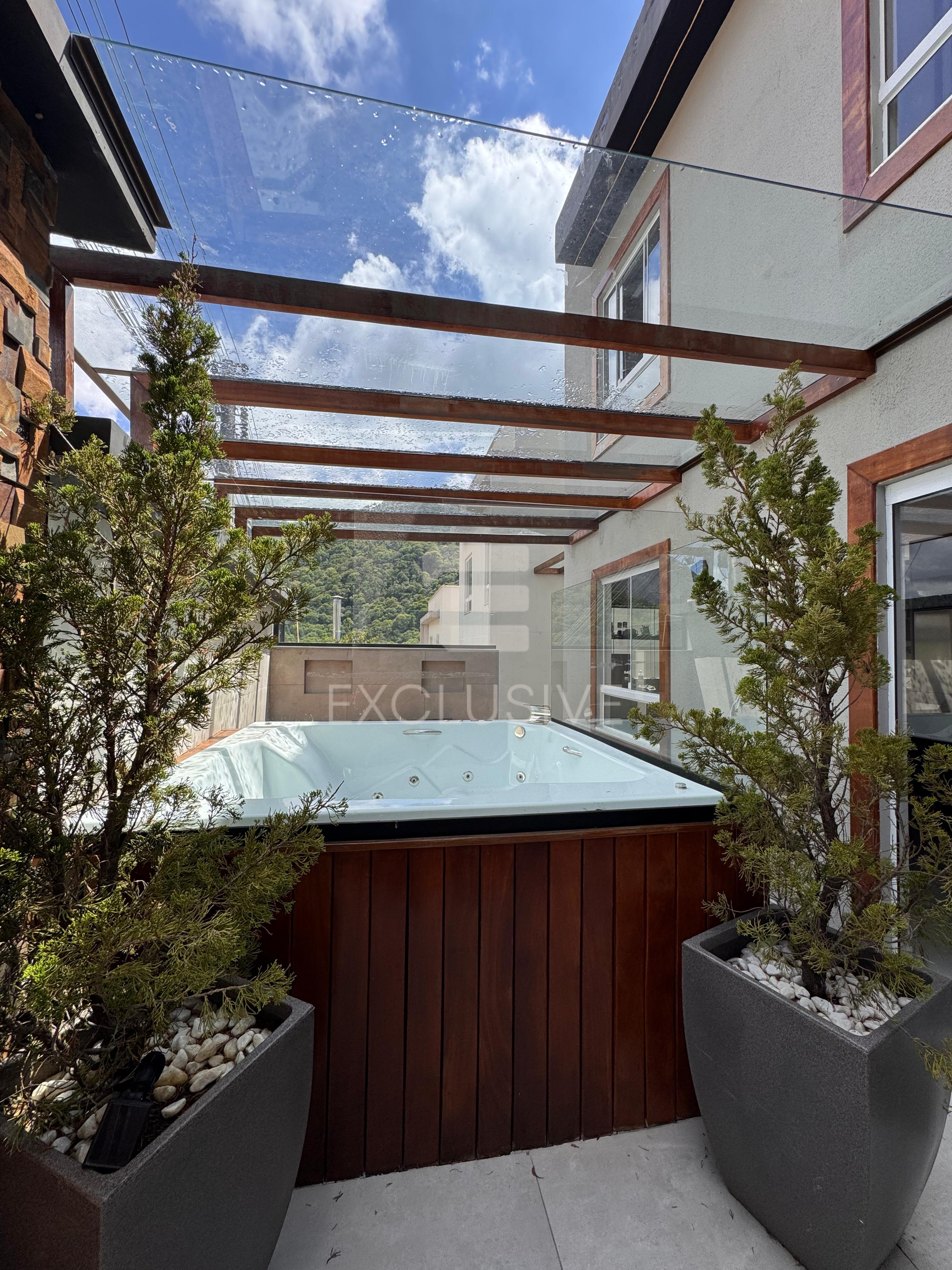 Casa com 2 dormit&oacute;rios &agrave; venda, 66 m&sup2; por R$ 590.000 - Sitio S&atilde;o Luiz - Nova Friburgo - RJ Estrada Mário Antônio Thurler Nova Friburgo - 