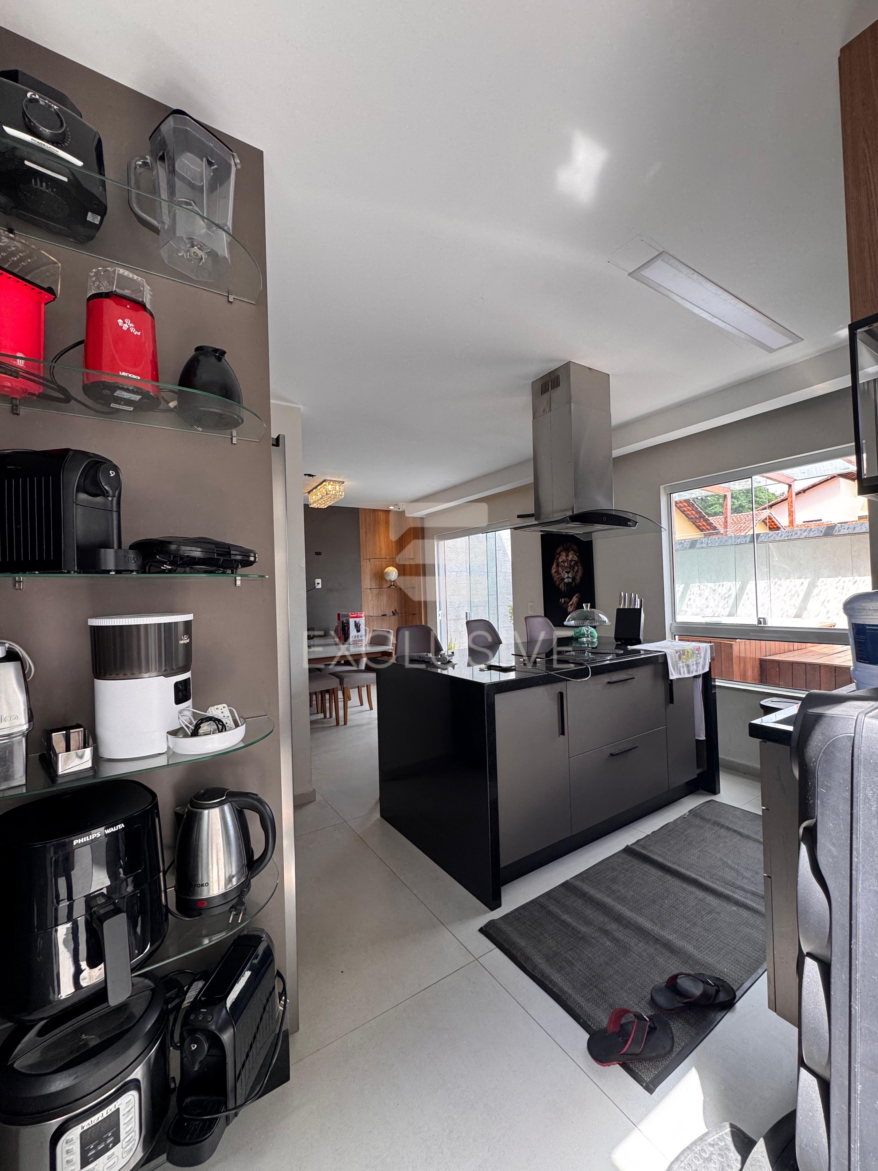 Casa com 2 dormit&oacute;rios &agrave; venda, 66 m&sup2; por R$ 590.000 - Sitio S&atilde;o Luiz - Nova Friburgo - RJ Estrada Mário Antônio Thurler Nova Friburgo - 