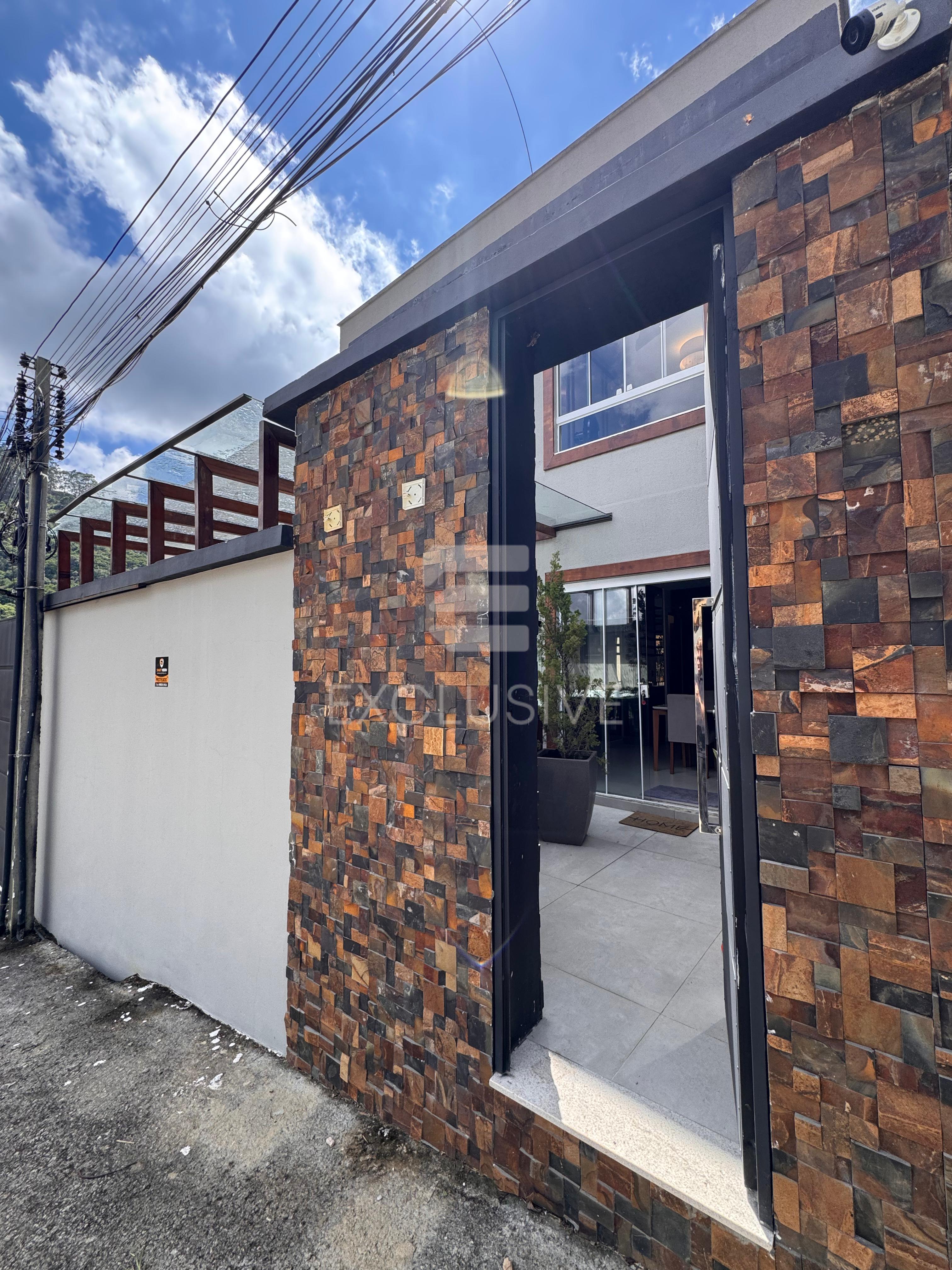 Casa com 2 dormit&oacute;rios &agrave; venda, 66 m&sup2; por R$ 590.000 - Sitio S&atilde;o Luiz - Nova Friburgo - RJ Estrada Mário Antônio Thurler Nova Friburgo - 