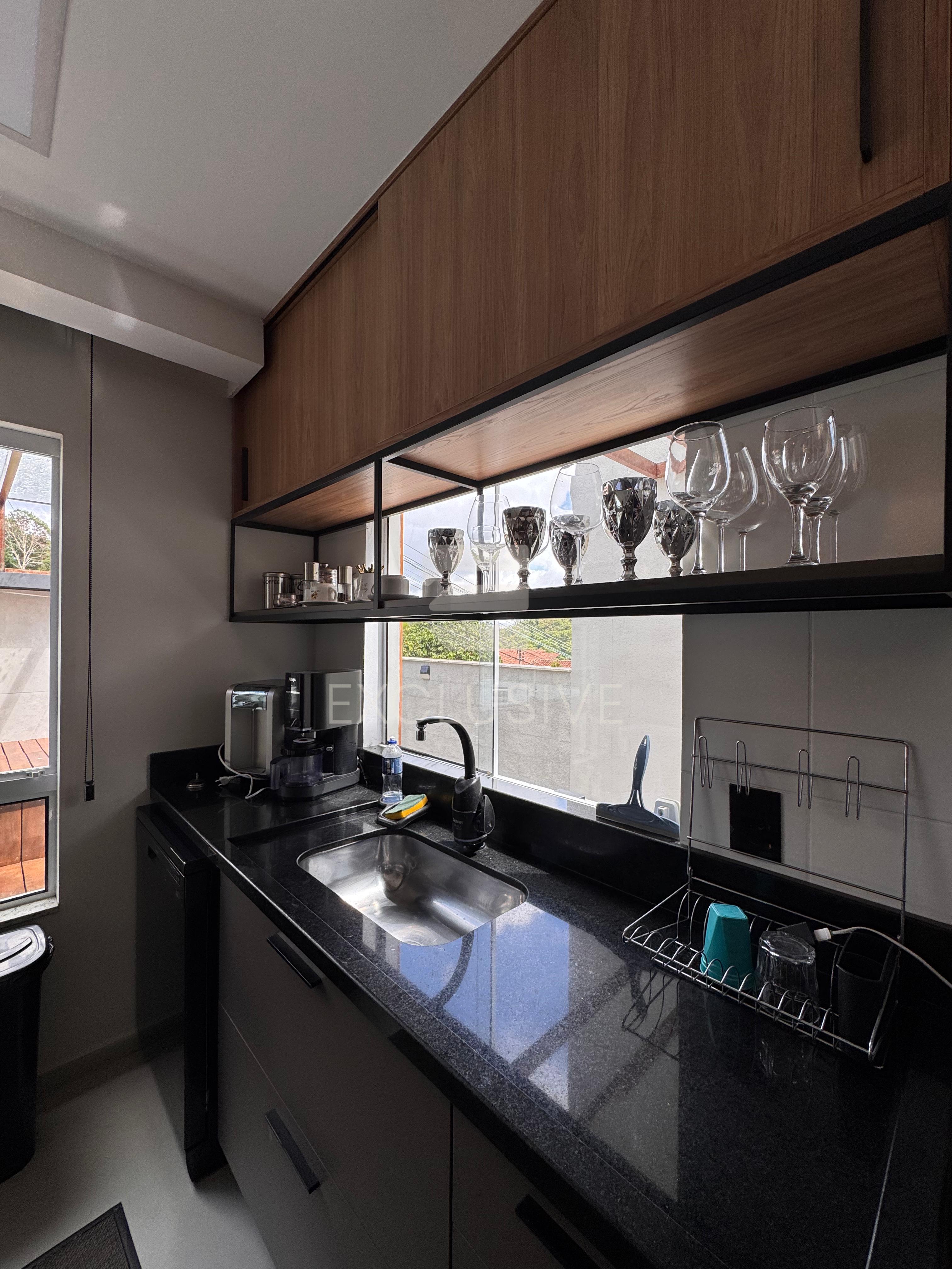 Casa com 2 dormit&oacute;rios &agrave; venda, 66 m&sup2; por R$ 590.000 - Sitio S&atilde;o Luiz - Nova Friburgo - RJ Estrada Mário Antônio Thurler Nova Friburgo - 