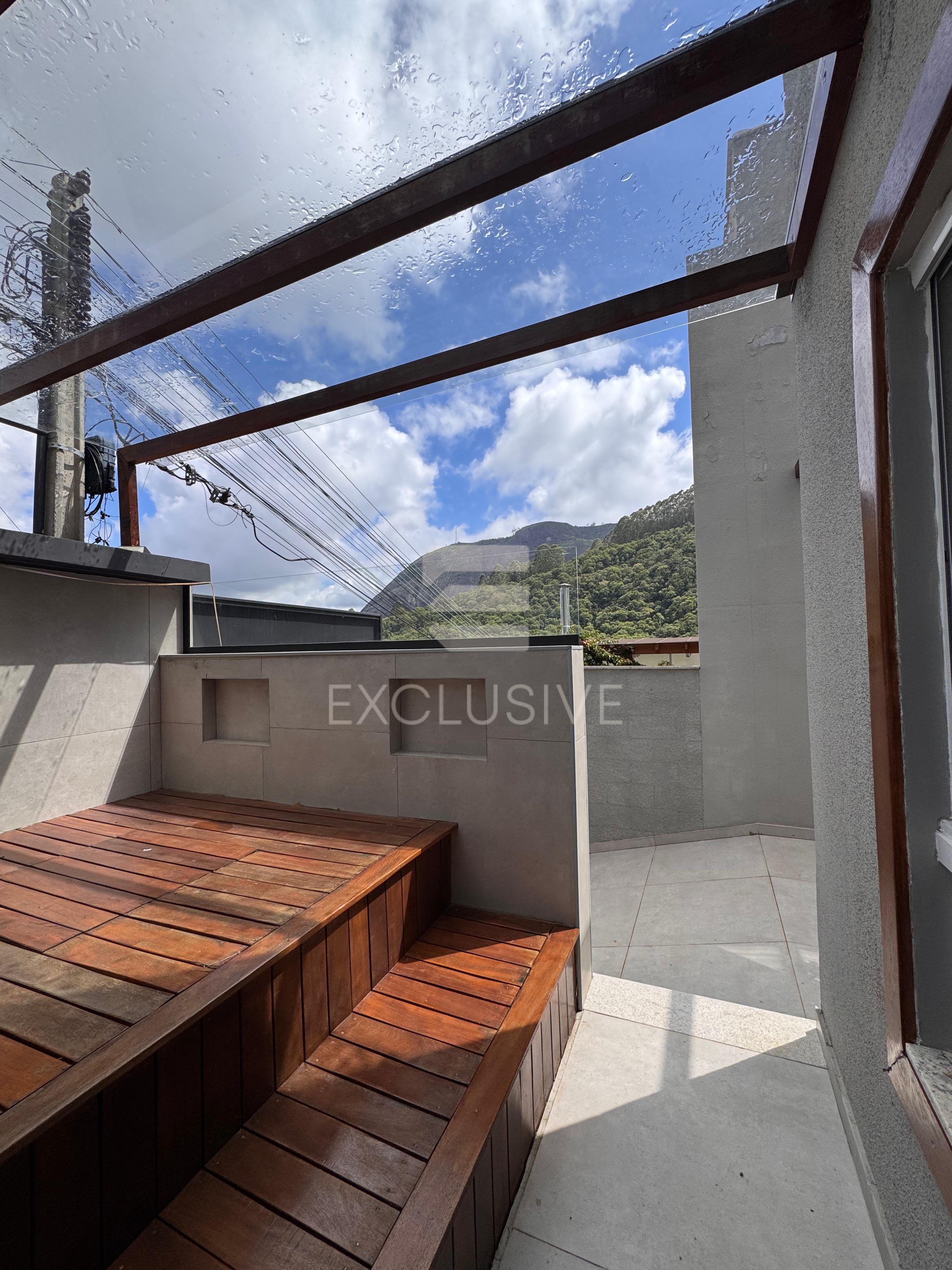 Casa com 2 dormit&oacute;rios &agrave; venda, 66 m&sup2; por R$ 590.000 - Sitio S&atilde;o Luiz - Nova Friburgo - RJ Estrada Mário Antônio Thurler Nova Friburgo - 