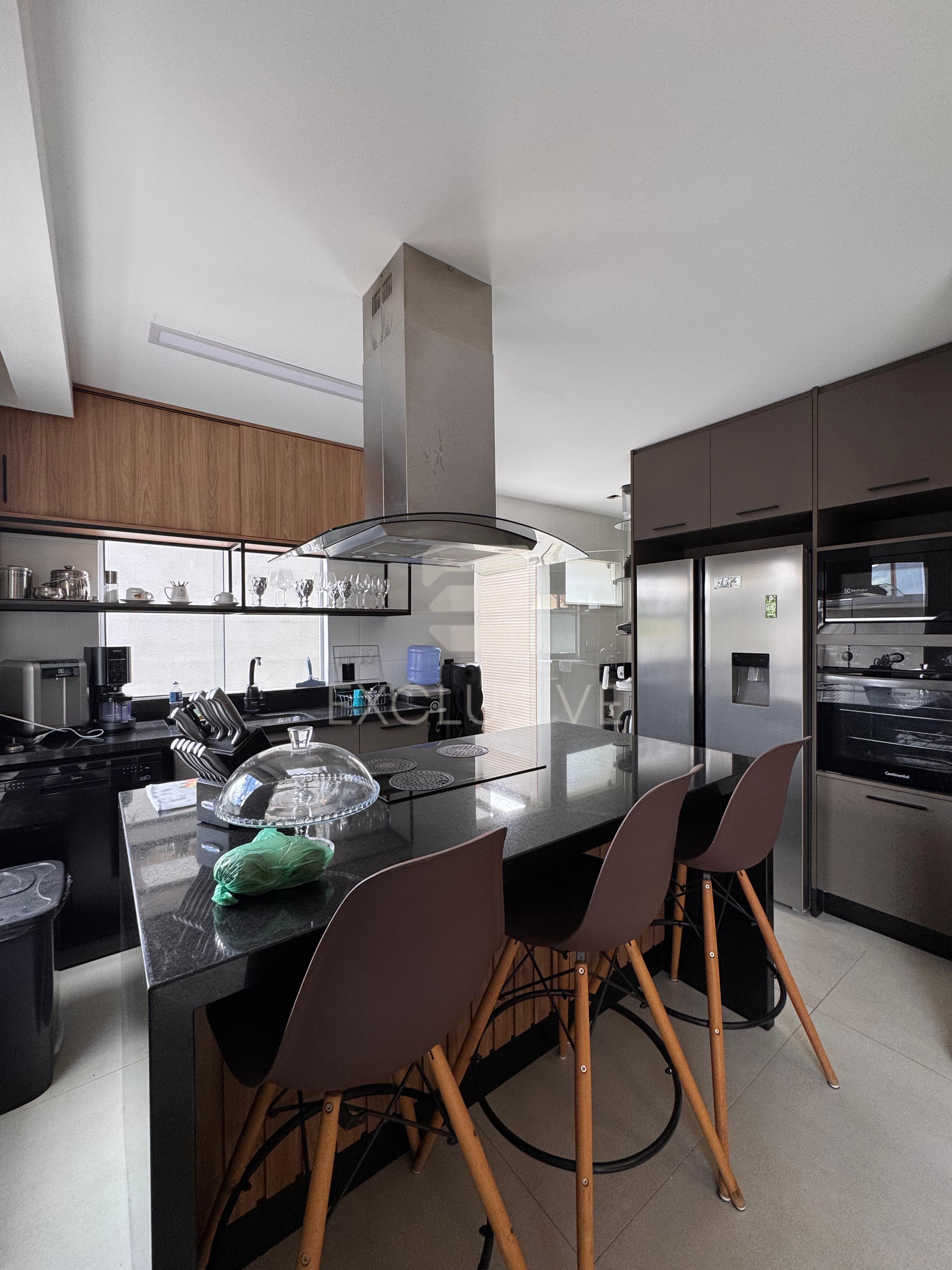 Casa com 2 dormit&oacute;rios &agrave; venda, 66 m&sup2; por R$ 590.000 - Sitio S&atilde;o Luiz - Nova Friburgo - RJ Estrada Mário Antônio Thurler Nova Friburgo - 