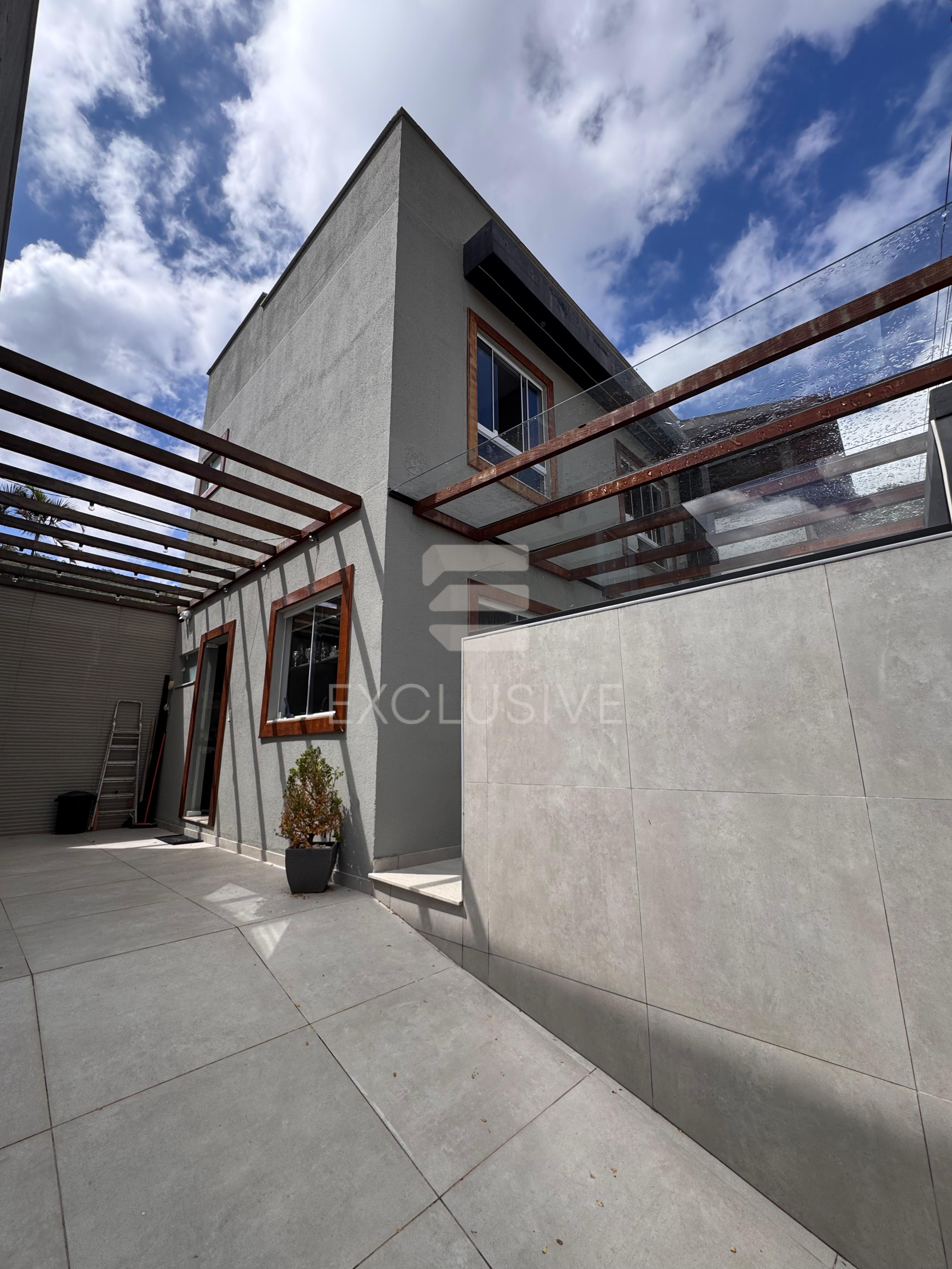 Casa com 2 dormit&oacute;rios &agrave; venda, 66 m&sup2; por R$ 590.000 - Sitio S&atilde;o Luiz - Nova Friburgo - RJ Estrada Mário Antônio Thurler Nova Friburgo - 