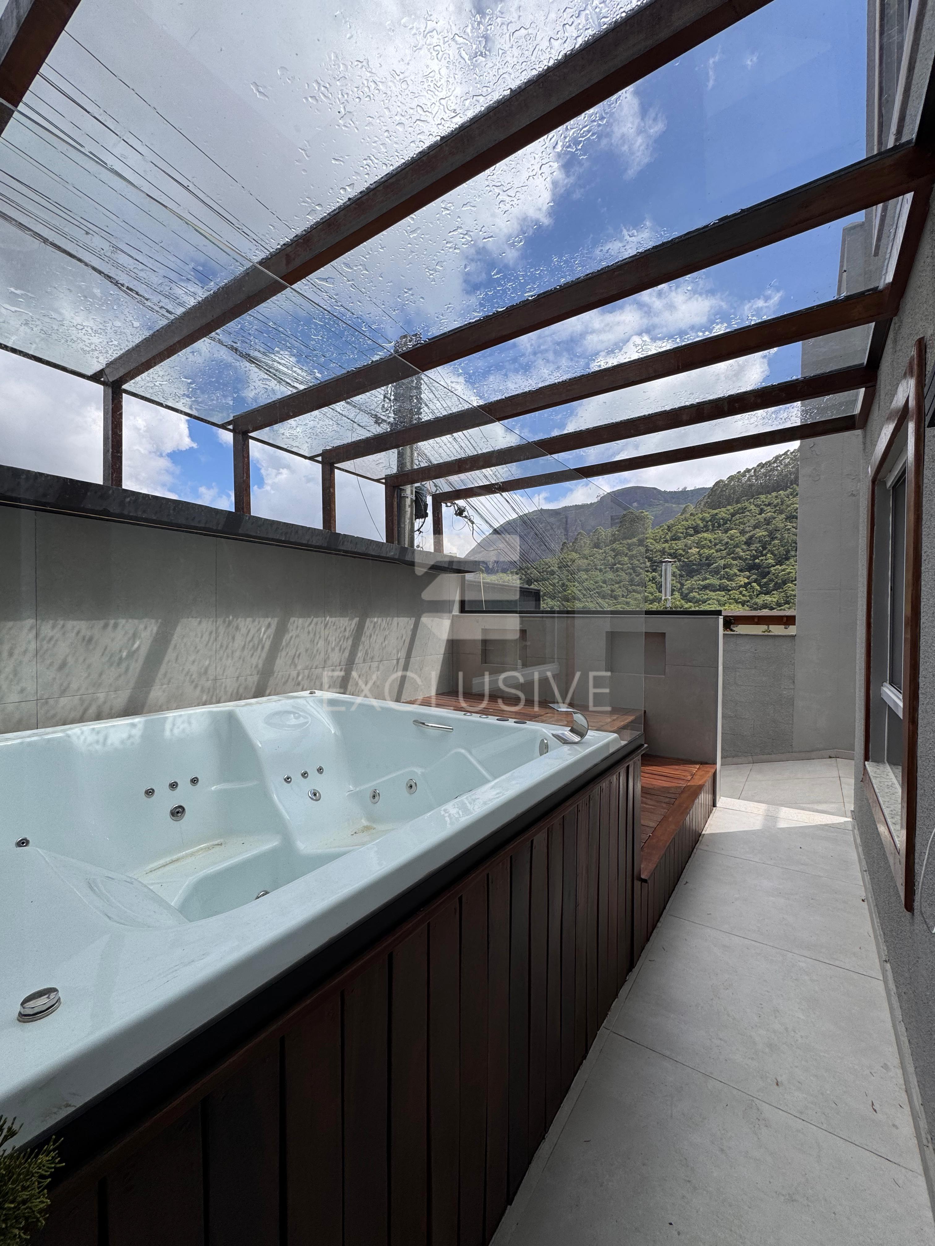 Casa com 2 dormit&oacute;rios &agrave; venda, 66 m&sup2; por R$ 590.000 - Sitio S&atilde;o Luiz - Nova Friburgo - RJ Estrada Mário Antônio Thurler Nova Friburgo - 