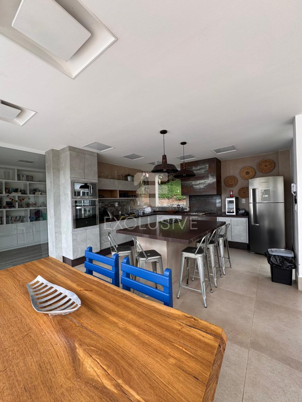 Excelente casa com 4 dormit&oacute;rios &agrave; venda, 290 m&sup2; por R$ 1.780.000,00- Parque S&atilde;o Clemente  Nova Friburgo - 