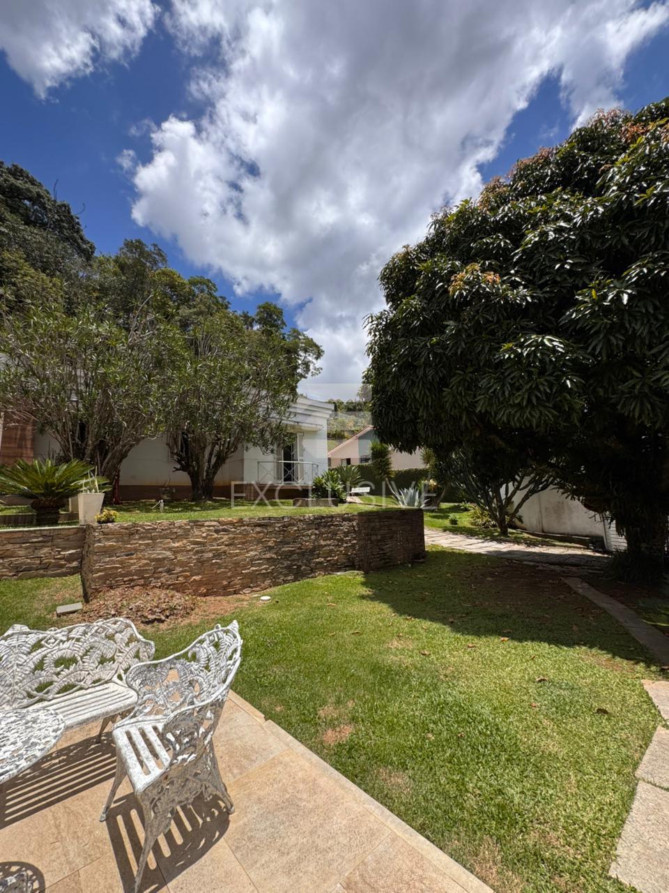 Excelente casa com 4 dormit&oacute;rios &agrave; venda, 290 m&sup2; por R$ 1.780.000,00- Parque S&atilde;o Clemente  Nova Friburgo - 