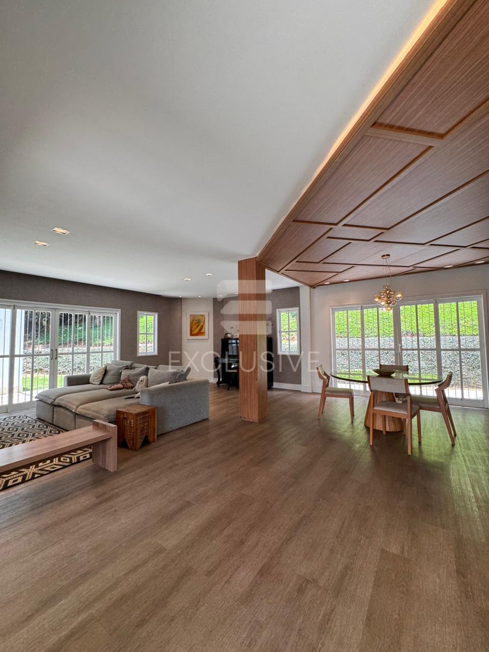 Excelente casa com 4 dormit&oacute;rios &agrave; venda, 290 m&sup2; por R$ 1.780.000,00- Parque S&atilde;o Clemente  Nova Friburgo - 