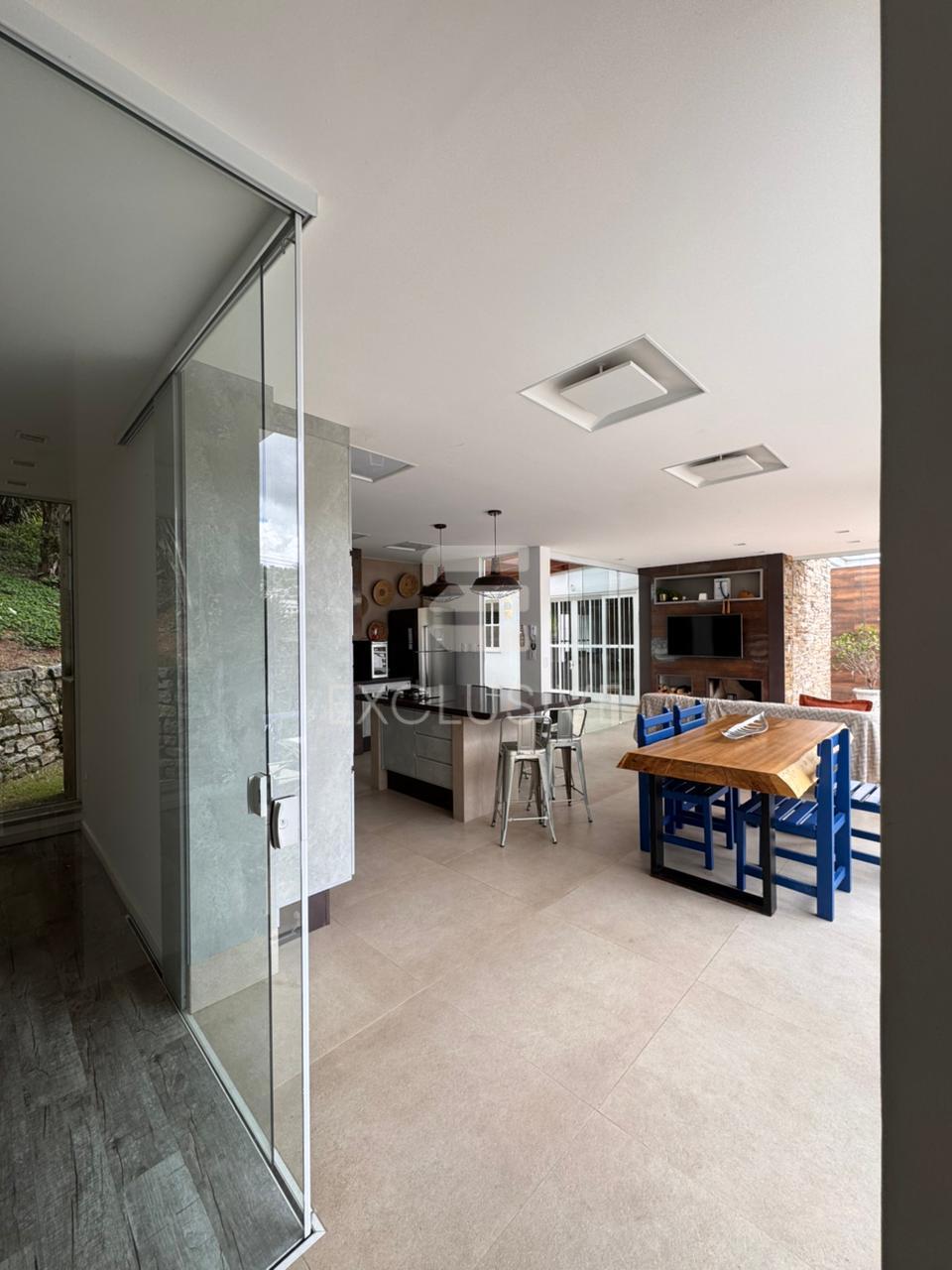 Excelente casa com 4 dormit&oacute;rios &agrave; venda, 290 m&sup2; por R$ 1.780.000,00- Parque S&atilde;o Clemente  Nova Friburgo - 