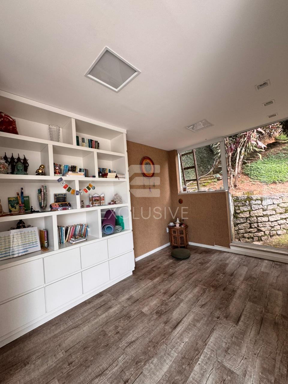 Excelente casa com 4 dormit&oacute;rios &agrave; venda, 290 m&sup2; por R$ 1.780.000,00- Parque S&atilde;o Clemente  Nova Friburgo - 