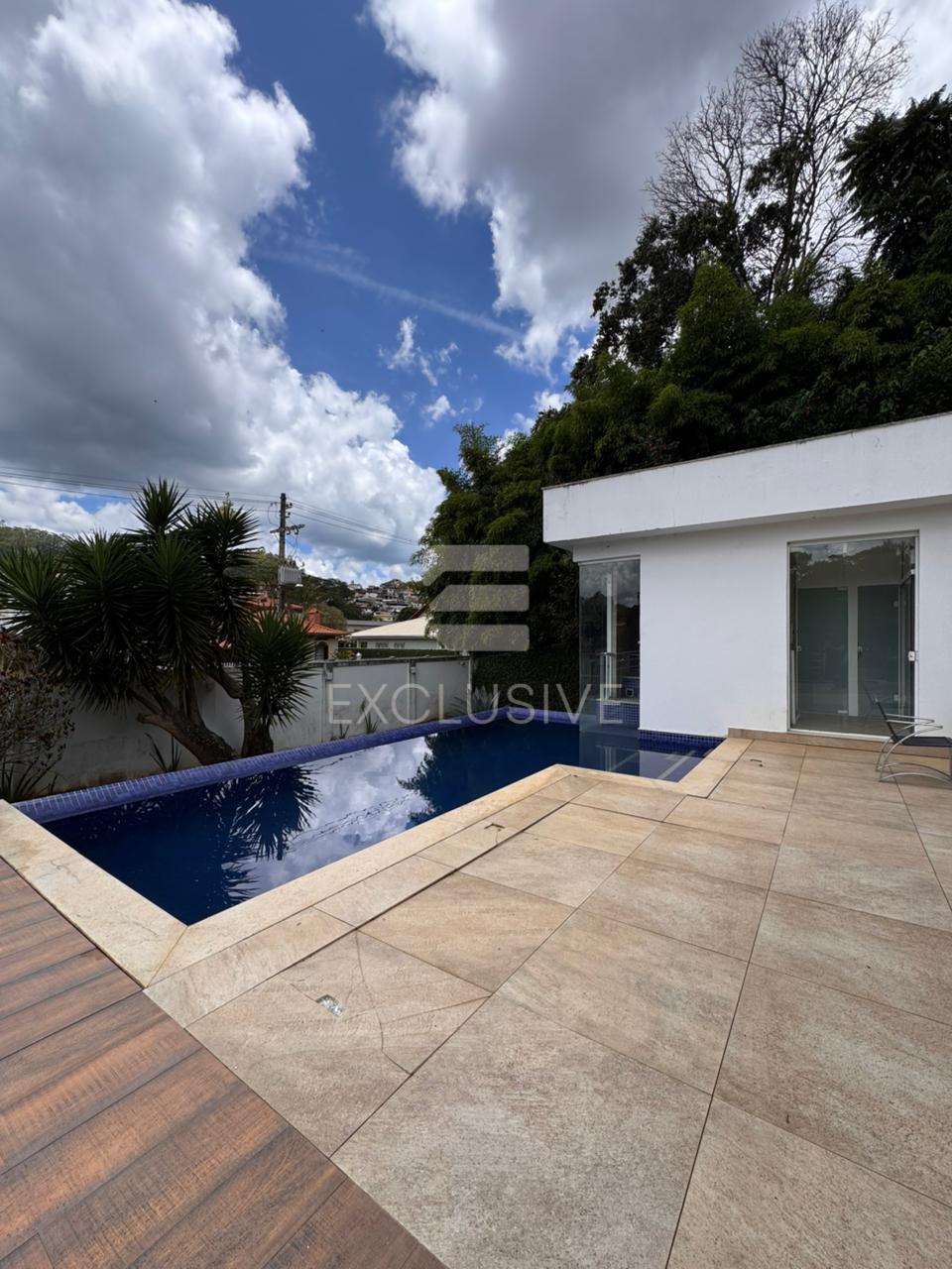 Excelente casa com 4 dormit&oacute;rios &agrave; venda, 290 m&sup2; por R$ 1.780.000,00- Parque S&atilde;o Clemente  Nova Friburgo - 