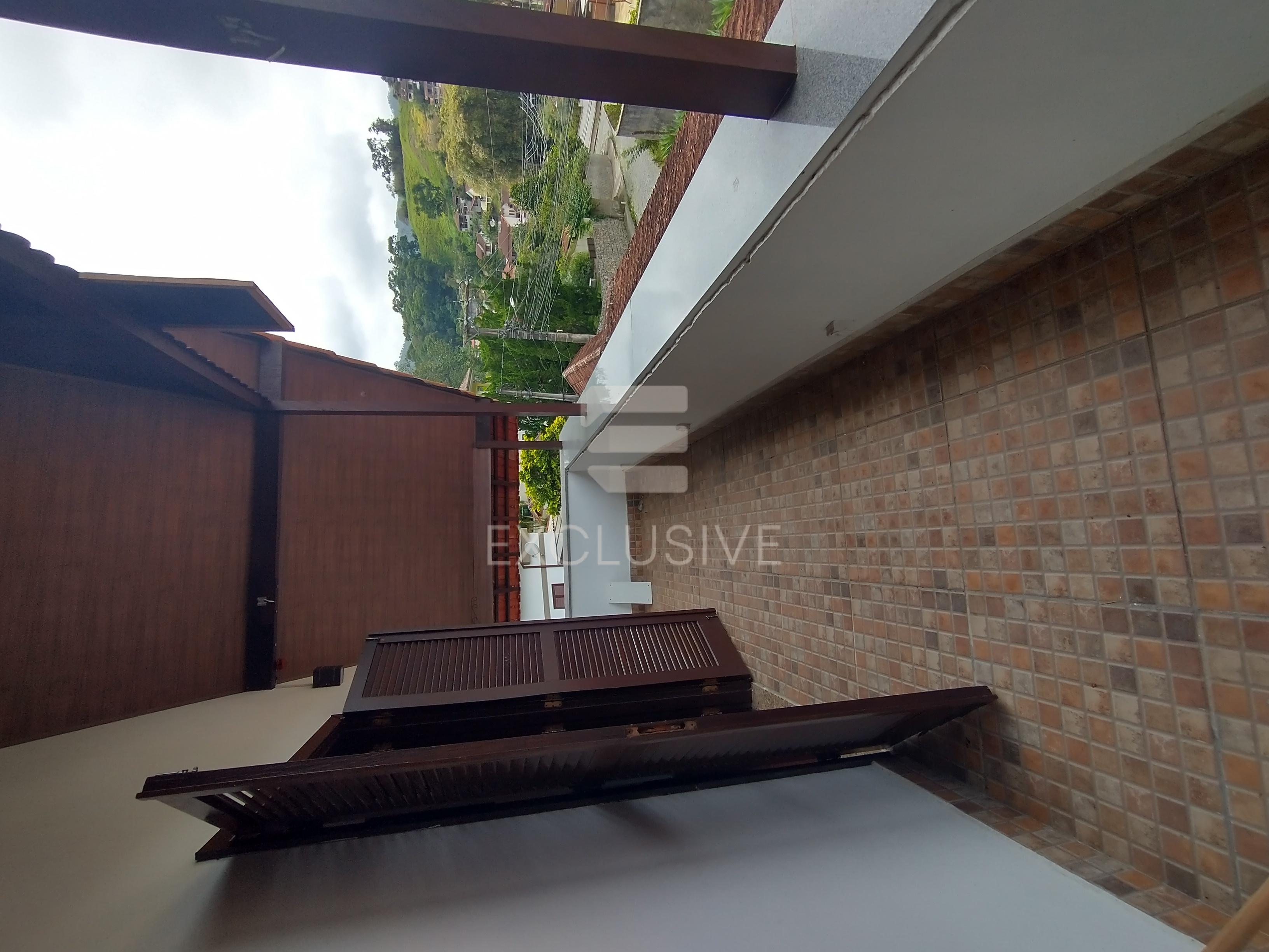 Casa com 3 dormit&oacute;rios &agrave; venda, 98 m&sup2; por R$ 680.000 - C&ocirc;nego - Nova Friburgo - RJ  Nova Friburgo - 