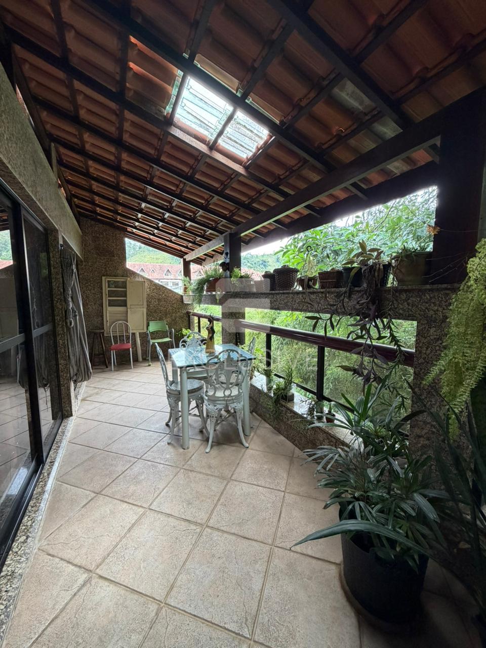 Cobertura com 4 dormit&oacute;rios &agrave; venda, 364 m&sup2; por R$ 1.300.000,00 - Centro -  Nova Friburgo Rua Augusto Spinelli Nova Friburgo - 