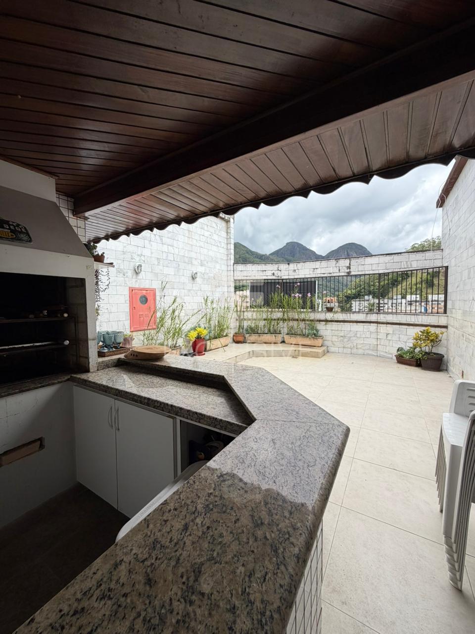 Cobertura com 4 dormit&oacute;rios &agrave; venda, 364 m&sup2; por R$ 1.300.000,00 - Centro -  Nova Friburgo Rua Augusto Spinelli Nova Friburgo - 