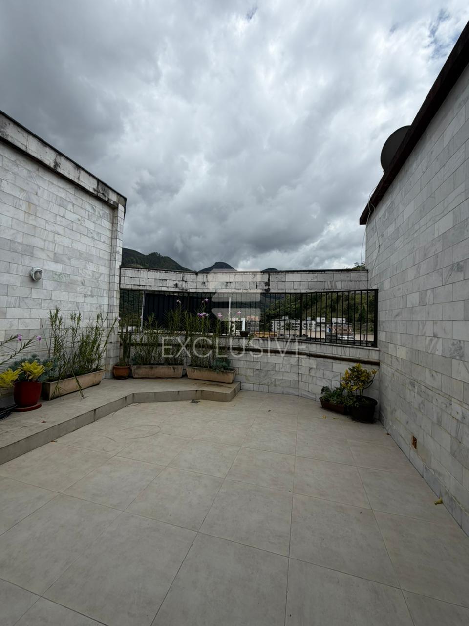 Cobertura com 4 dormit&oacute;rios &agrave; venda, 364 m&sup2; por R$ 1.300.000,00 - Centro -  Nova Friburgo Rua Augusto Spinelli Nova Friburgo - 