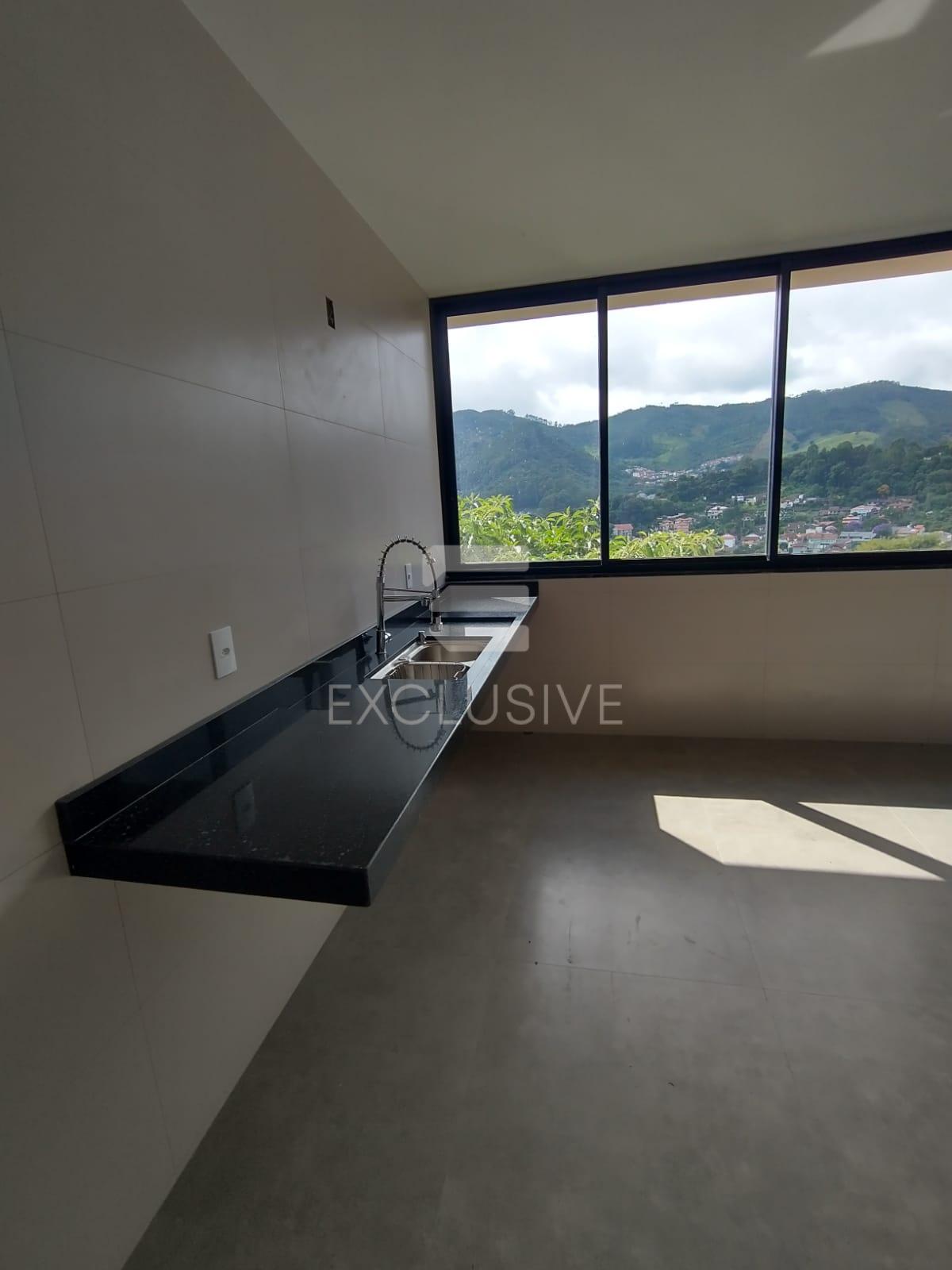 Casa com 3 dormit&oacute;rios &agrave; venda, 220 m&sup2; por R$ 1.100.000 - C&ocirc;nego - Nova Friburgo  Nova Friburgo - 
