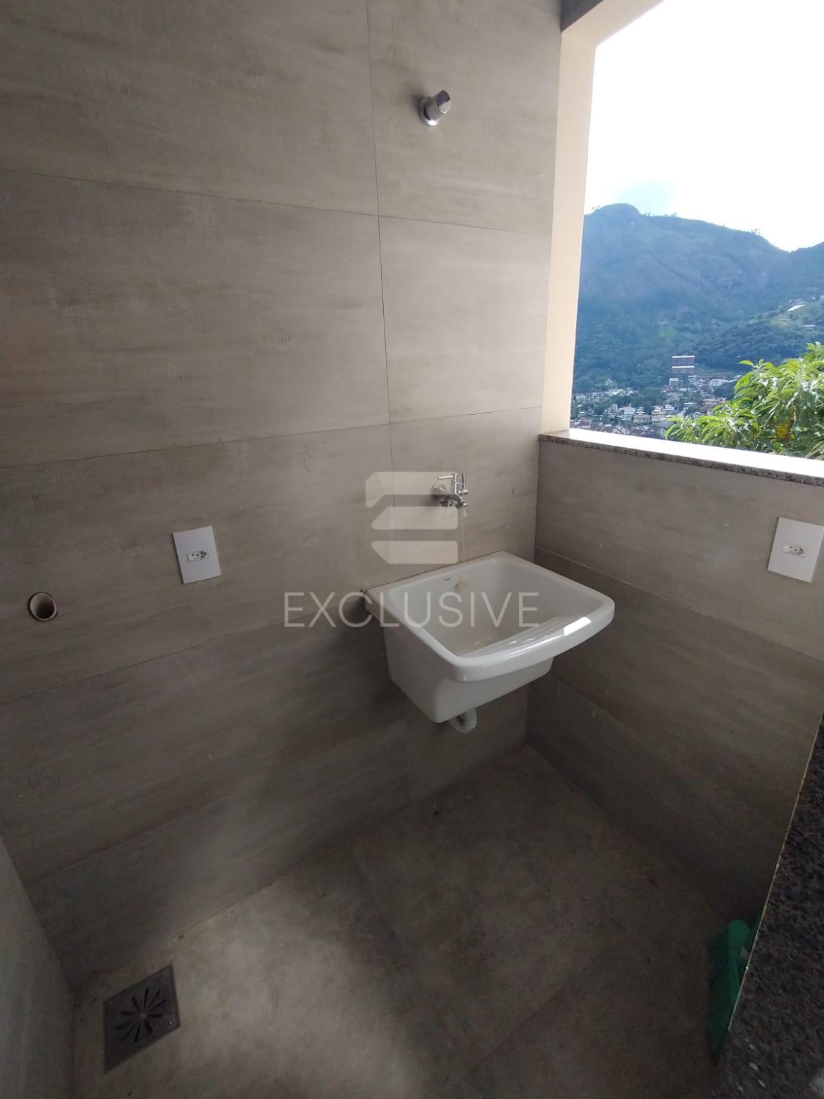 Casa com 3 dormit&oacute;rios &agrave; venda, 220 m&sup2; por R$ 1.100.000 - C&ocirc;nego - Nova Friburgo  Nova Friburgo - 