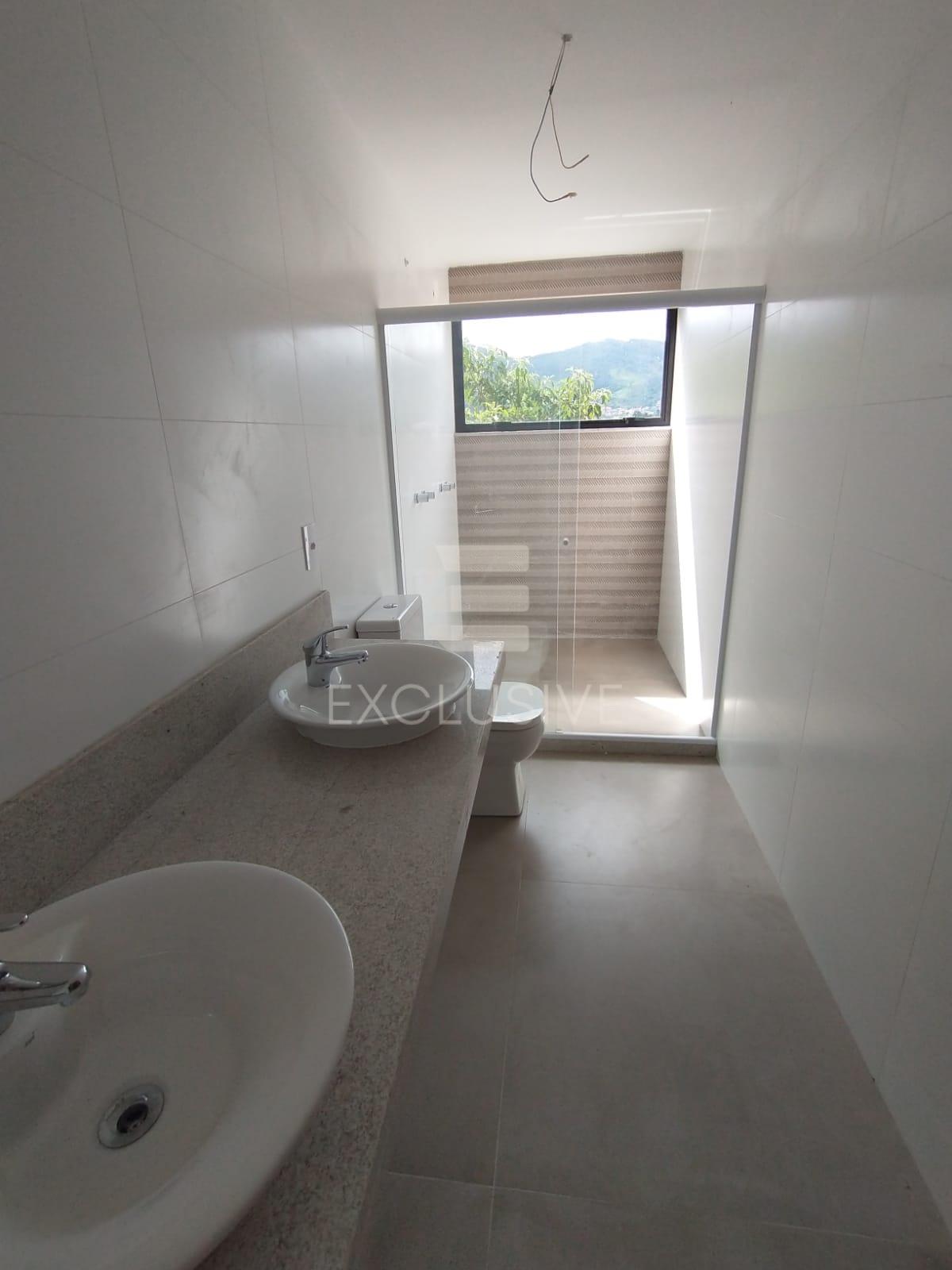 Casa com 3 dormit&oacute;rios &agrave; venda, 220 m&sup2; por R$ 1.100.000 - C&ocirc;nego - Nova Friburgo  Nova Friburgo - 
