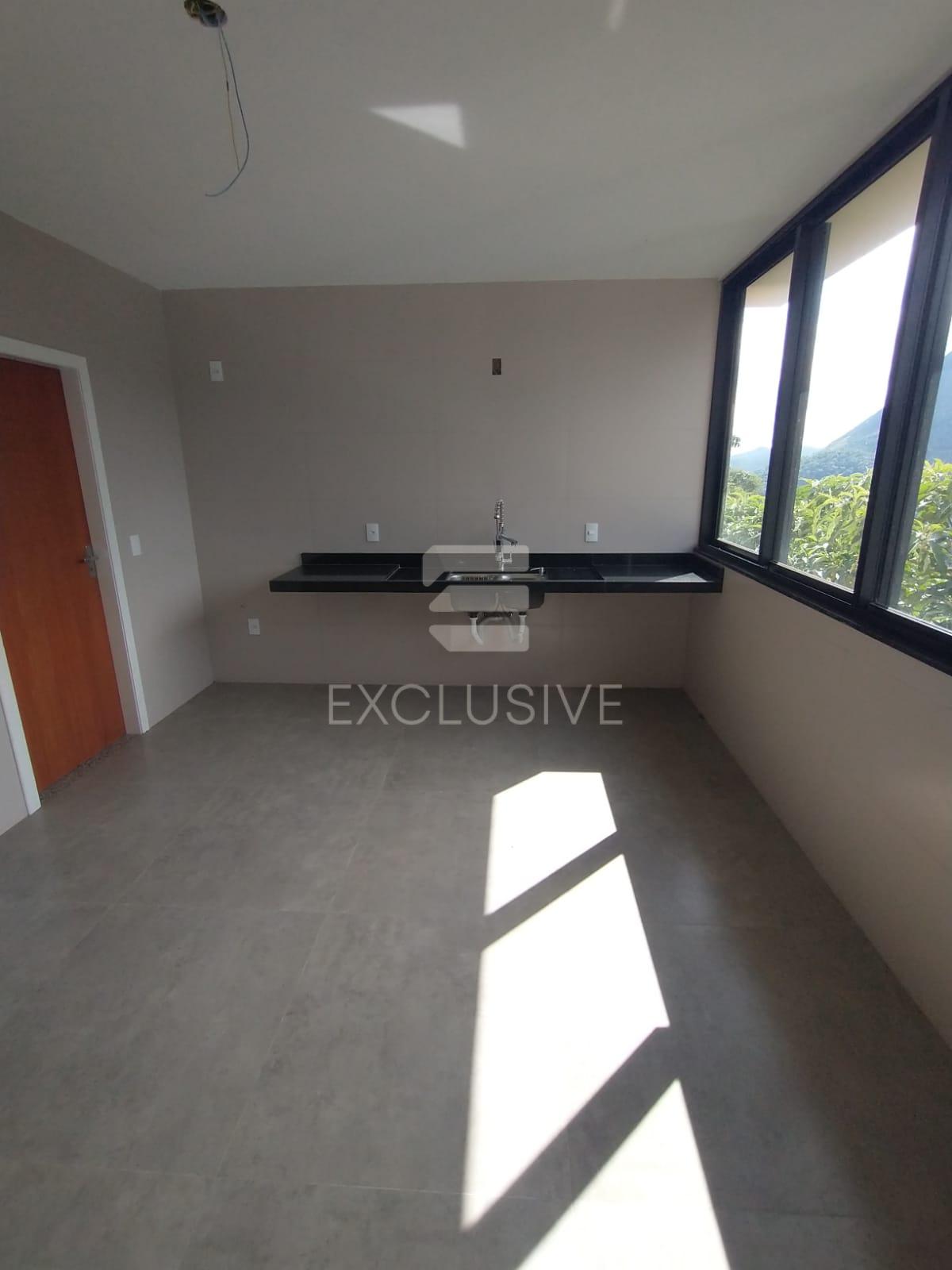 Casa com 3 dormit&oacute;rios &agrave; venda, 220 m&sup2; por R$ 1.100.000 - C&ocirc;nego - Nova Friburgo  Nova Friburgo - 