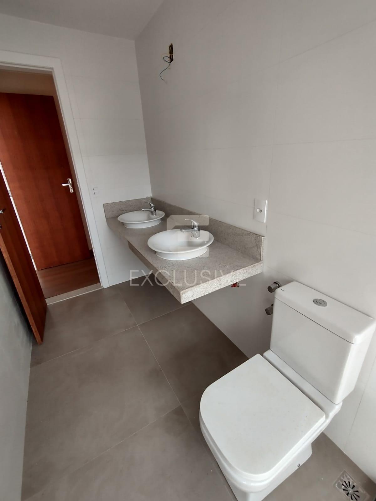 Casa com 3 dormit&oacute;rios &agrave; venda, 220 m&sup2; por R$ 1.100.000 - C&ocirc;nego - Nova Friburgo  Nova Friburgo - 