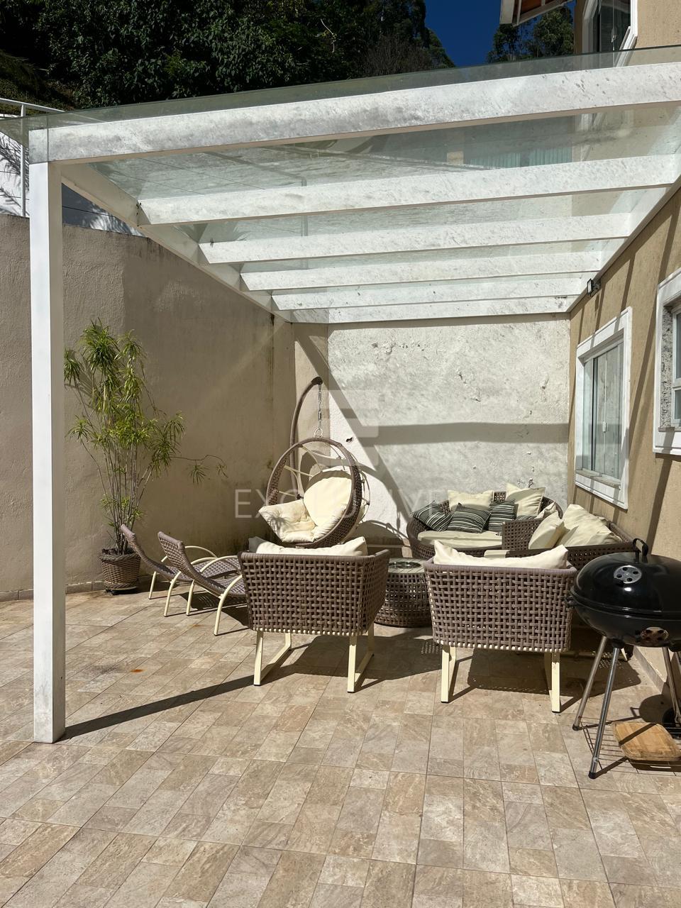 Casa com 4 dormit&oacute;rios &agrave; venda, 231 m&sup2; por R$ 990.000,00 -Cascatinha - Nova Friburgo/RJ  Nova Friburgo - 