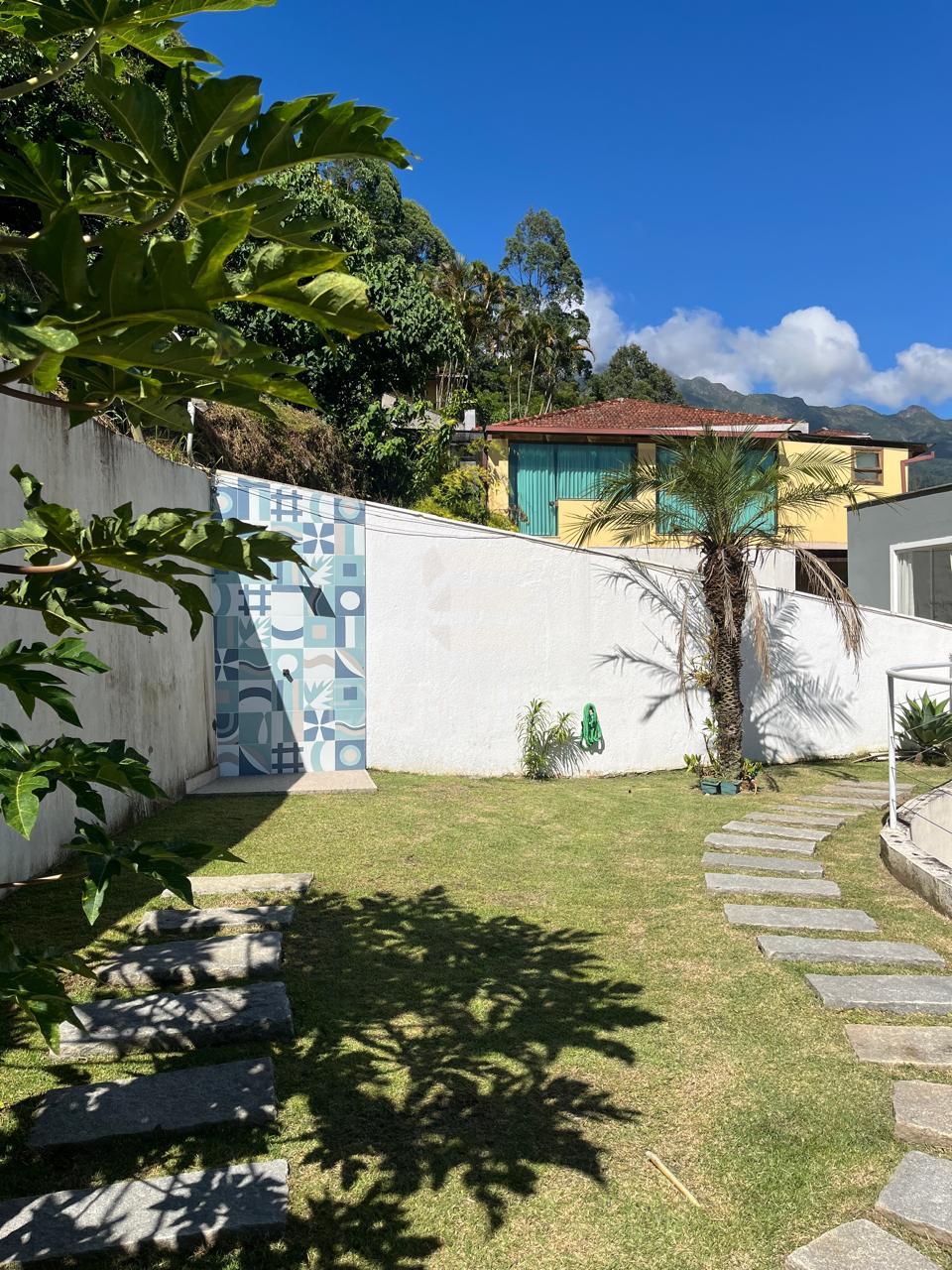 Casa com 4 dormit&oacute;rios &agrave; venda, 231 m&sup2; por R$ 990.000,00 -Cascatinha - Nova Friburgo/RJ  Nova Friburgo - 