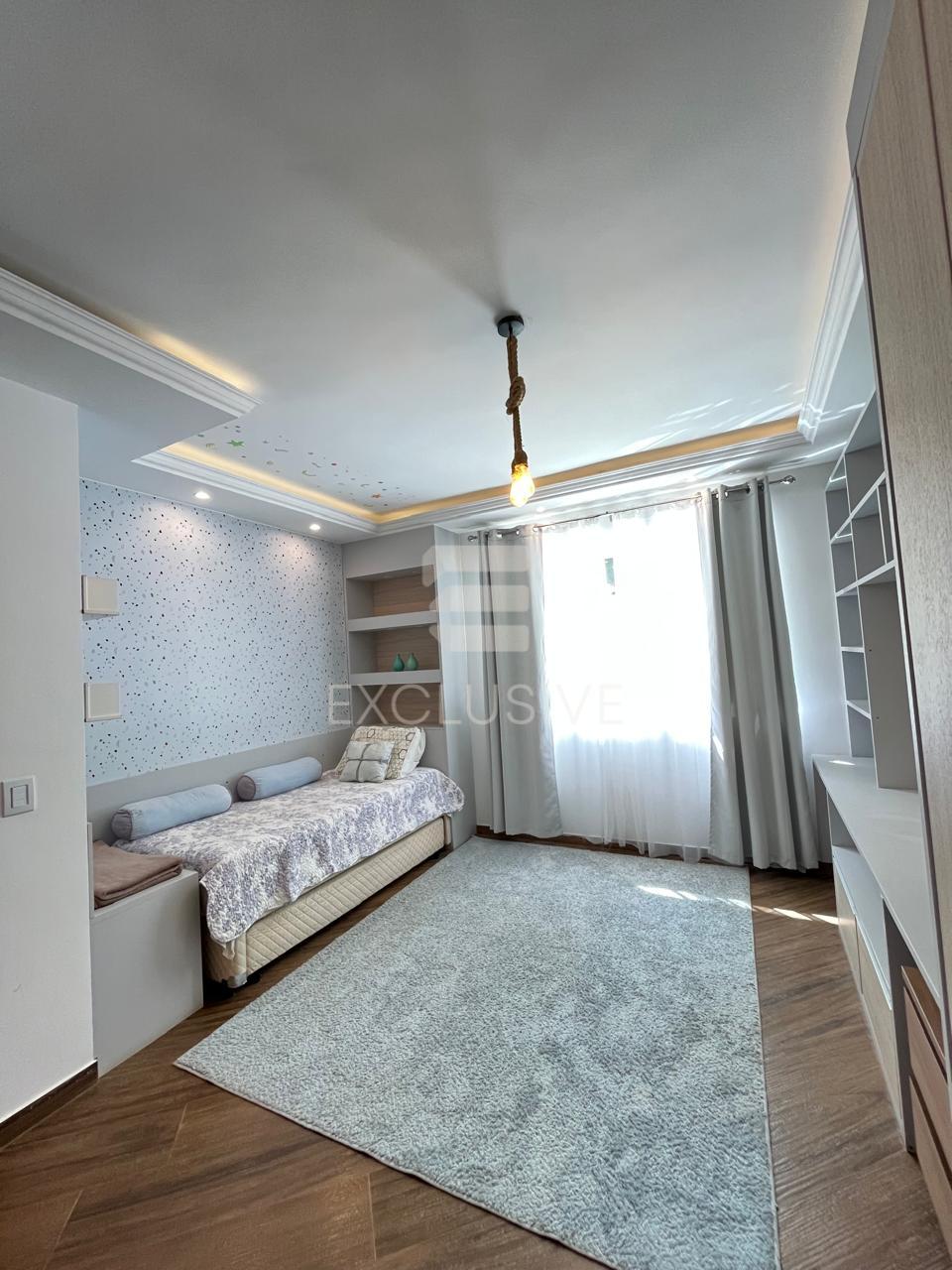 Casa com 4 dormit&oacute;rios &agrave; venda, 231 m&sup2; por R$ 990.000,00 -Cascatinha - Nova Friburgo/RJ  Nova Friburgo - 