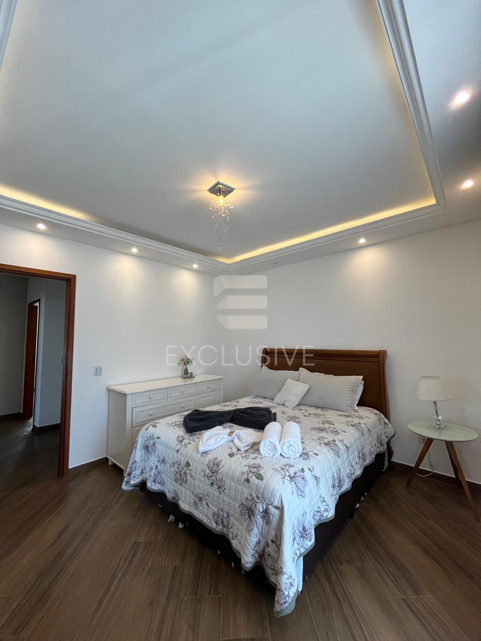 Casa com 4 dormit&oacute;rios &agrave; venda, 231 m&sup2; por R$ 990.000,00 -Cascatinha - Nova Friburgo/RJ  Nova Friburgo - 