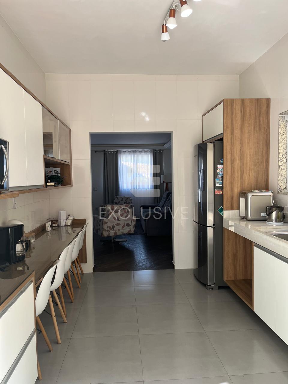 Casa com 4 dormit&oacute;rios &agrave; venda, 231 m&sup2; por R$ 990.000,00 -Cascatinha - Nova Friburgo/RJ  Nova Friburgo - 