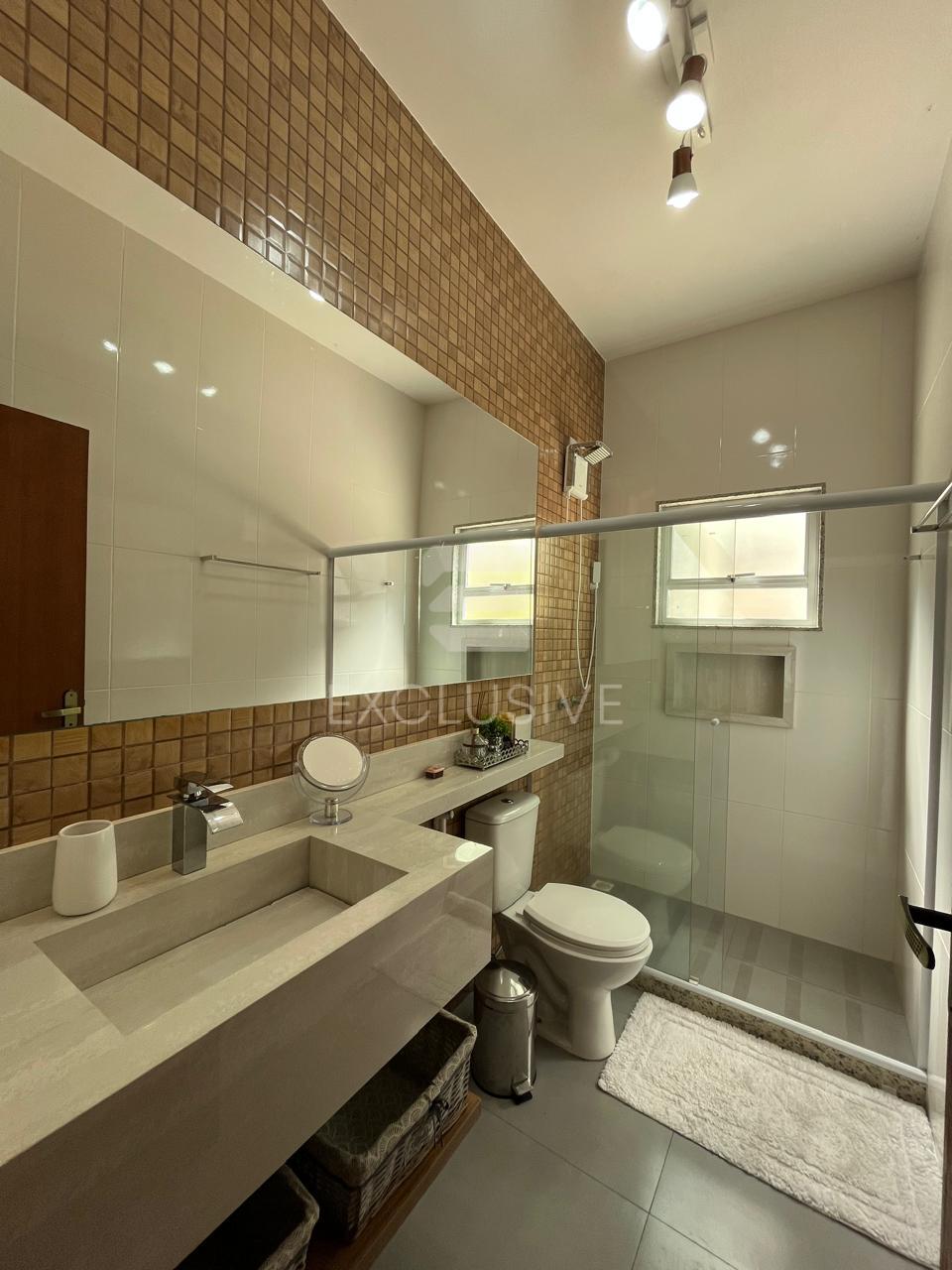 Casa com 4 dormit&oacute;rios &agrave; venda, 231 m&sup2; por R$ 990.000,00 -Cascatinha - Nova Friburgo/RJ  Nova Friburgo - 