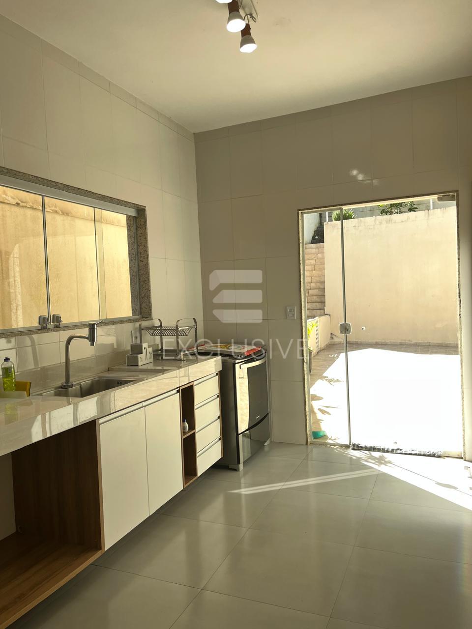 Casa com 4 dormit&oacute;rios &agrave; venda, 231 m&sup2; por R$ 990.000,00 -Cascatinha - Nova Friburgo/RJ  Nova Friburgo - 