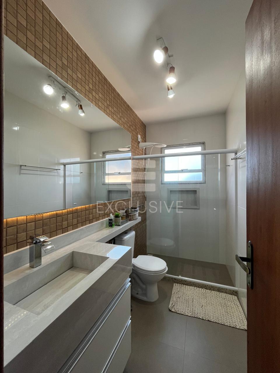 Casa com 4 dormit&oacute;rios &agrave; venda, 231 m&sup2; por R$ 990.000,00 -Cascatinha - Nova Friburgo/RJ  Nova Friburgo - 