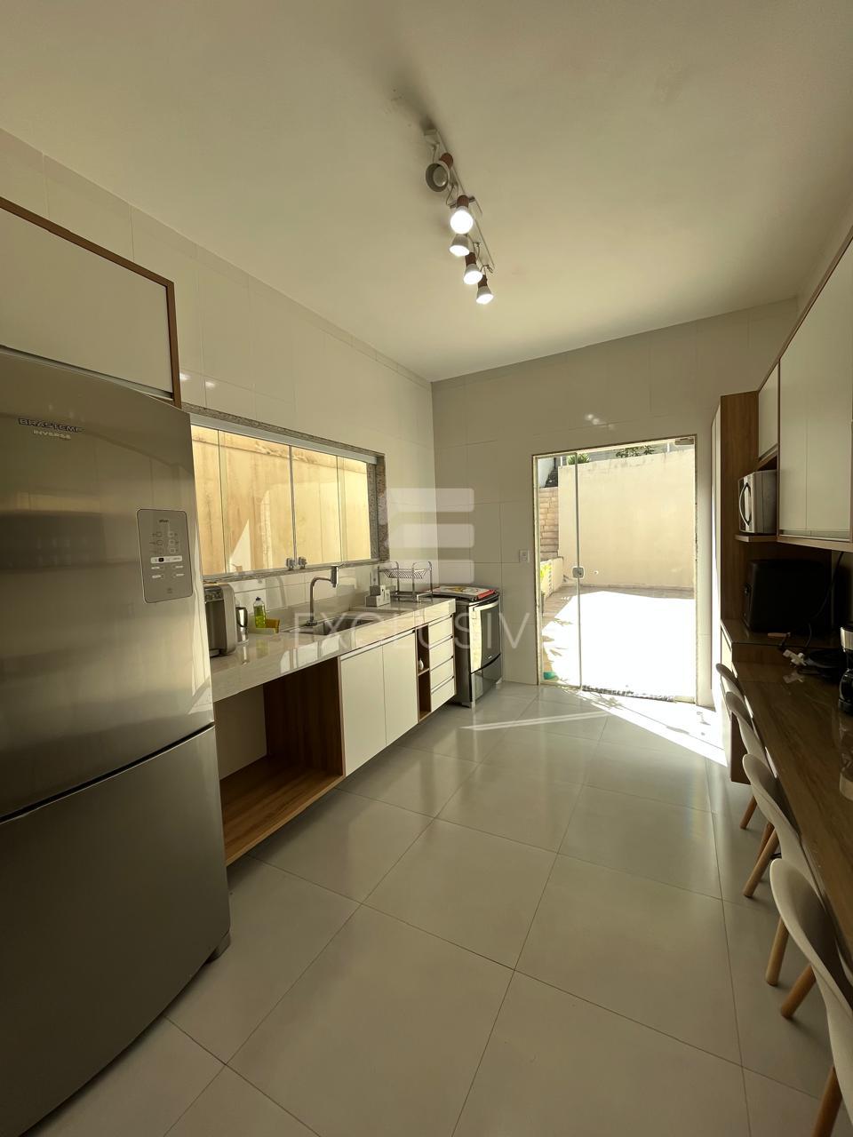 Casa com 4 dormit&oacute;rios &agrave; venda, 231 m&sup2; por R$ 990.000,00 -Cascatinha - Nova Friburgo/RJ  Nova Friburgo - 
