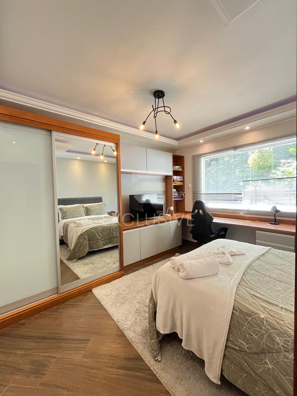 Casa com 4 dormit&oacute;rios &agrave; venda, 231 m&sup2; por R$ 990.000,00 -Cascatinha - Nova Friburgo/RJ  Nova Friburgo - 