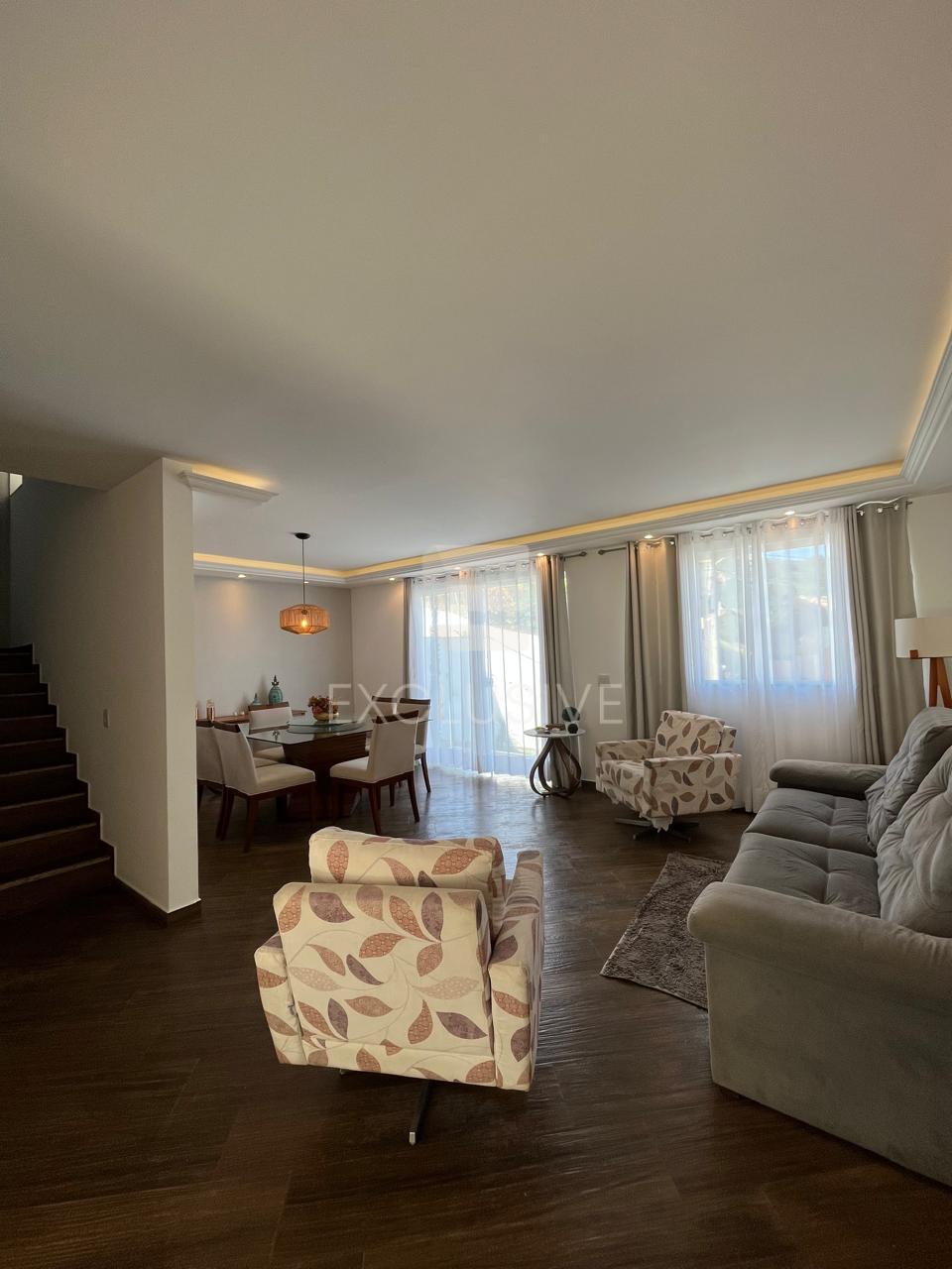 Casa com 4 dormit&oacute;rios &agrave; venda, 231 m&sup2; por R$ 990.000,00 -Cascatinha - Nova Friburgo/RJ  Nova Friburgo - 