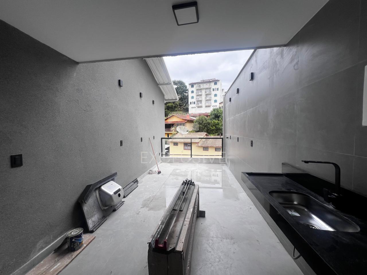 EXCELENTE COBERTURA LOCA&Ccedil;&Atilde;O NAS BRAUNES - NOVA FRIBURGO  Nova Friburgo - 