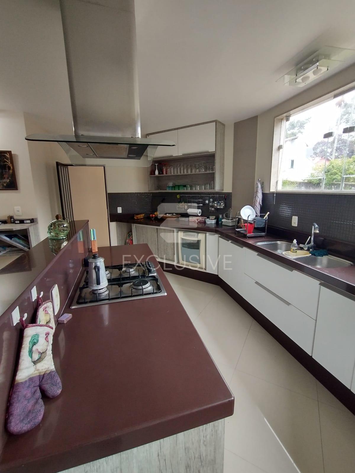 Casa com 3 dormit&oacute;rios &agrave; venda, 200 m&sup2; por R$ 750.000 - Fazenda Bela Vista - Nova Friburgo  Nova Friburgo - 