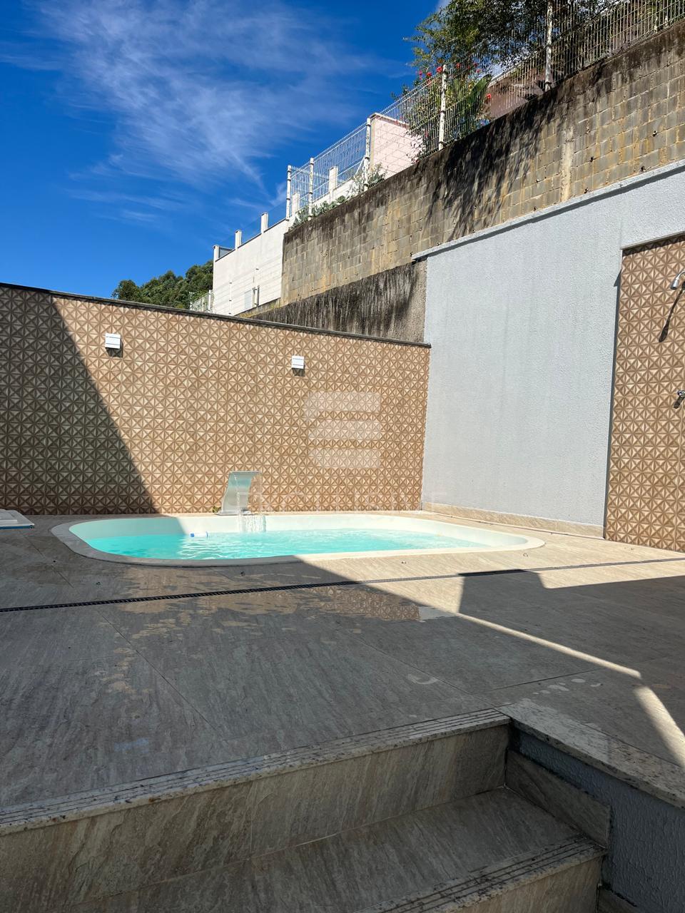Casa com 3 dormit&oacute;rios &agrave; venda, 254 m&sup2; por R$ 1.590.000 - C&ocirc;nego - Nova Friburgo/RJ  Nova Friburgo - 