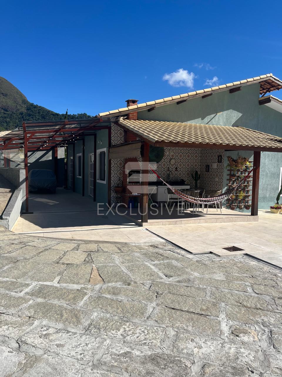 Casa com 4 dormit&oacute;rios &agrave; venda, 405 m&sup2; por R$ 1.300.000,00 - Cascatinha - Nova Friburgo/RJ  Nova Friburgo - 
