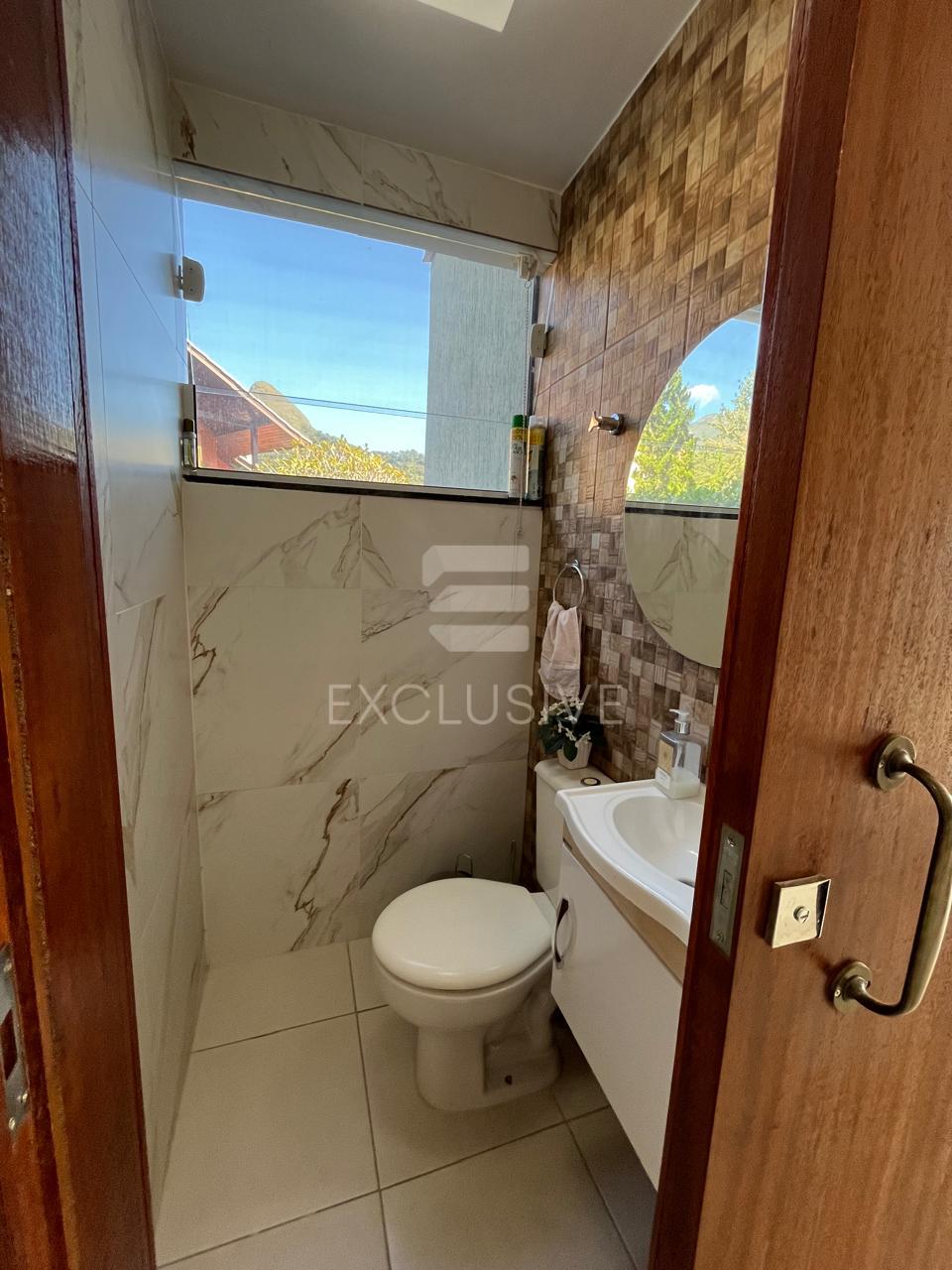 Casa com 4 dormit&oacute;rios &agrave; venda, 405 m&sup2; por R$ 1.300.000,00 - Cascatinha - Nova Friburgo/RJ  Nova Friburgo - 