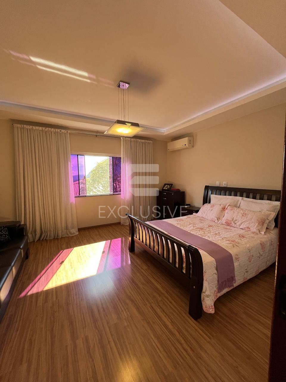 Casa com 4 dormit&oacute;rios &agrave; venda, 405 m&sup2; por R$ 1.300.000,00 - Cascatinha - Nova Friburgo/RJ  Nova Friburgo - 