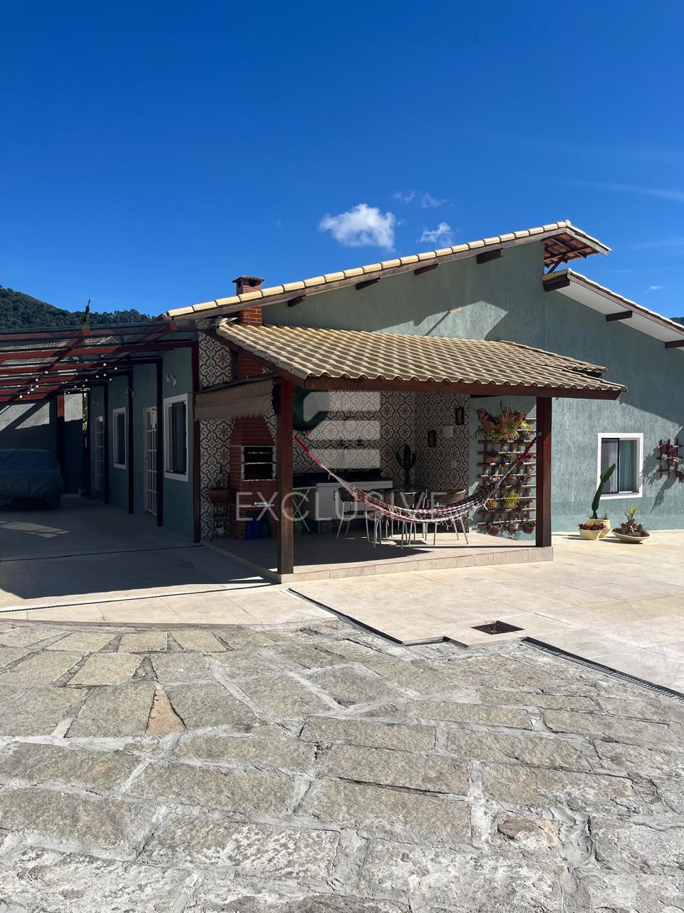 Casa com 4 dormit&oacute;rios &agrave; venda, 405 m&sup2; por R$ 1.300.000,00 - Cascatinha - Nova Friburgo/RJ  Nova Friburgo - 